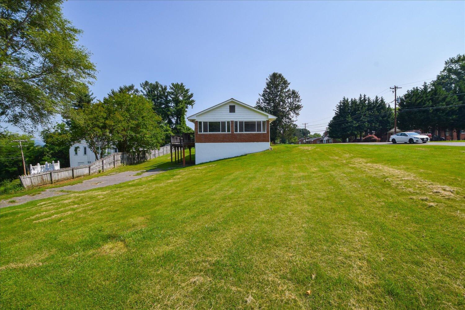1008 Ridgecrest DR