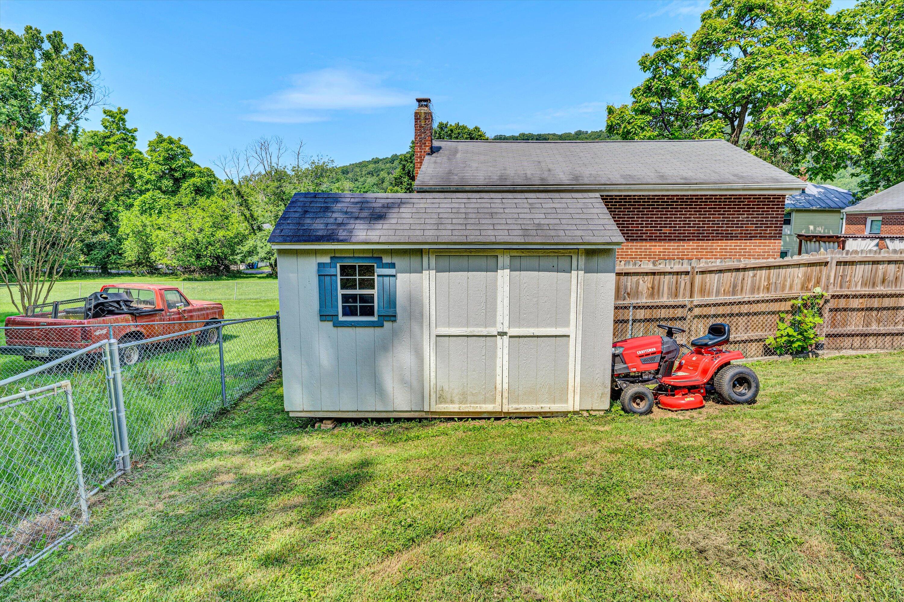 1379 Craig Robertson RD SE