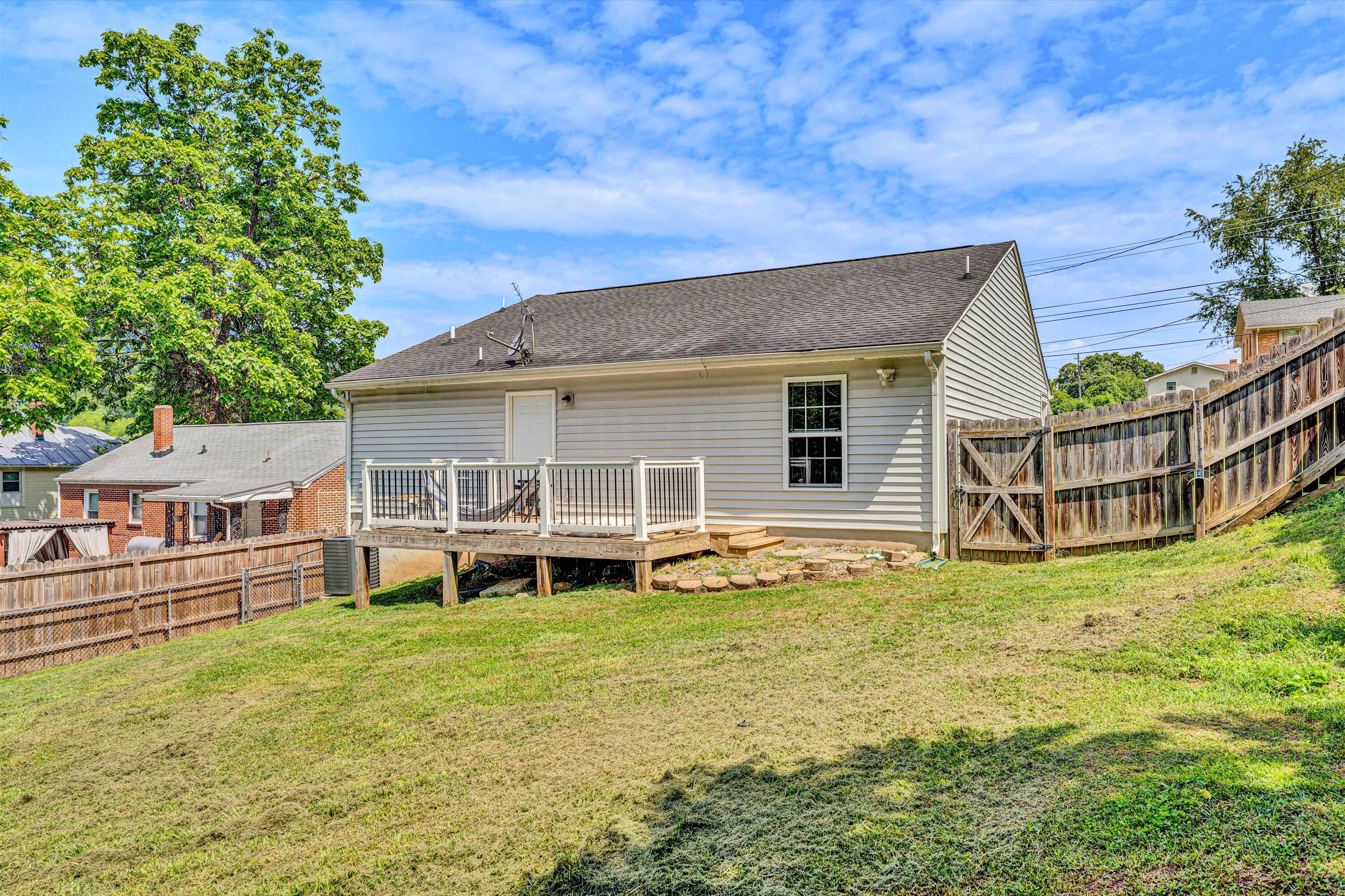 1379 Craig Robertson RD SE