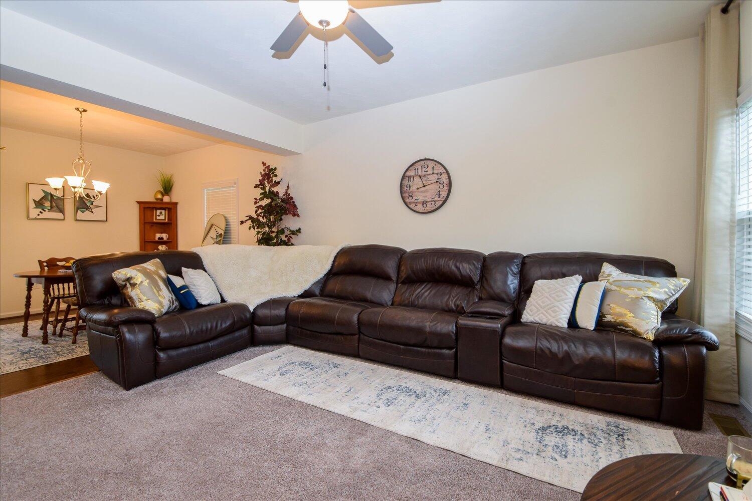 8322 Leighburn DR