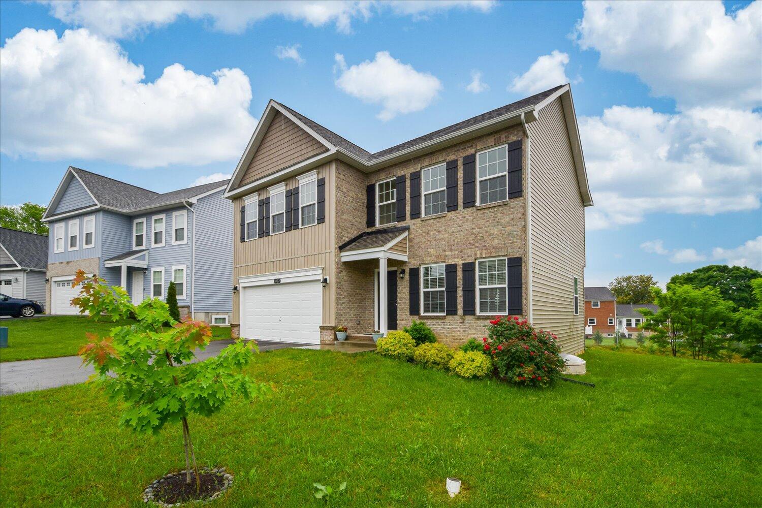 8322 Leighburn DR