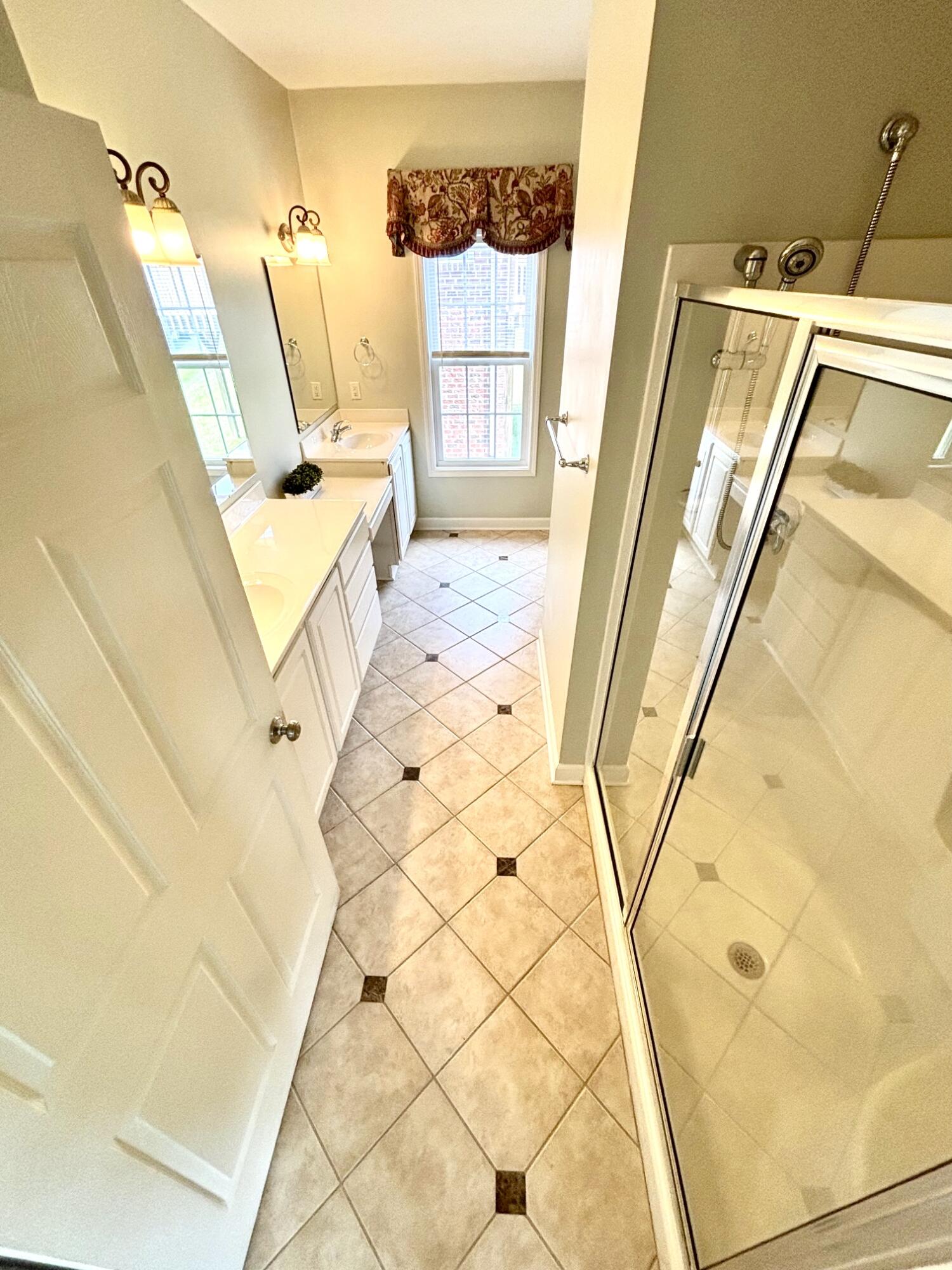 1613 Forest Highlands CT CT