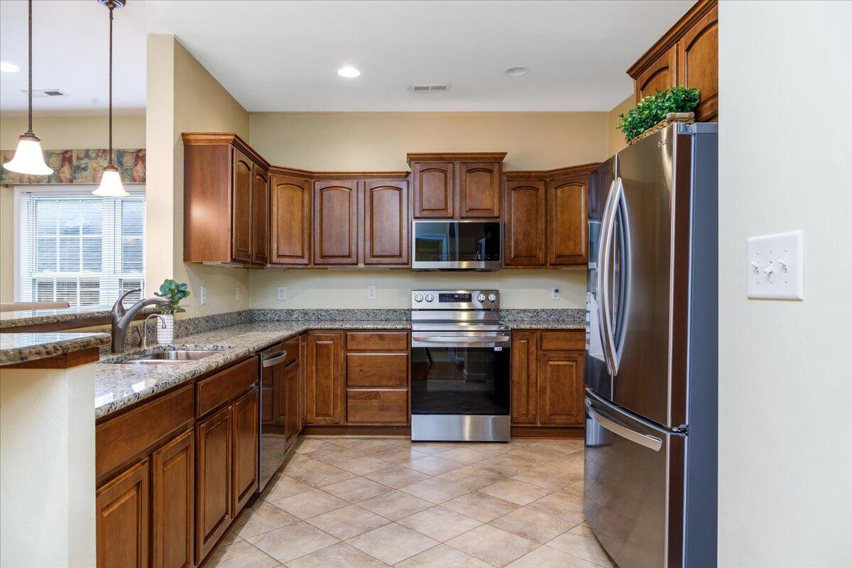 1613 Forest Highlands CT CT