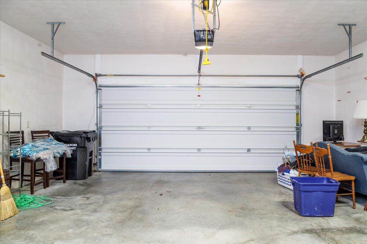 1613 Forest Highlands CT CT