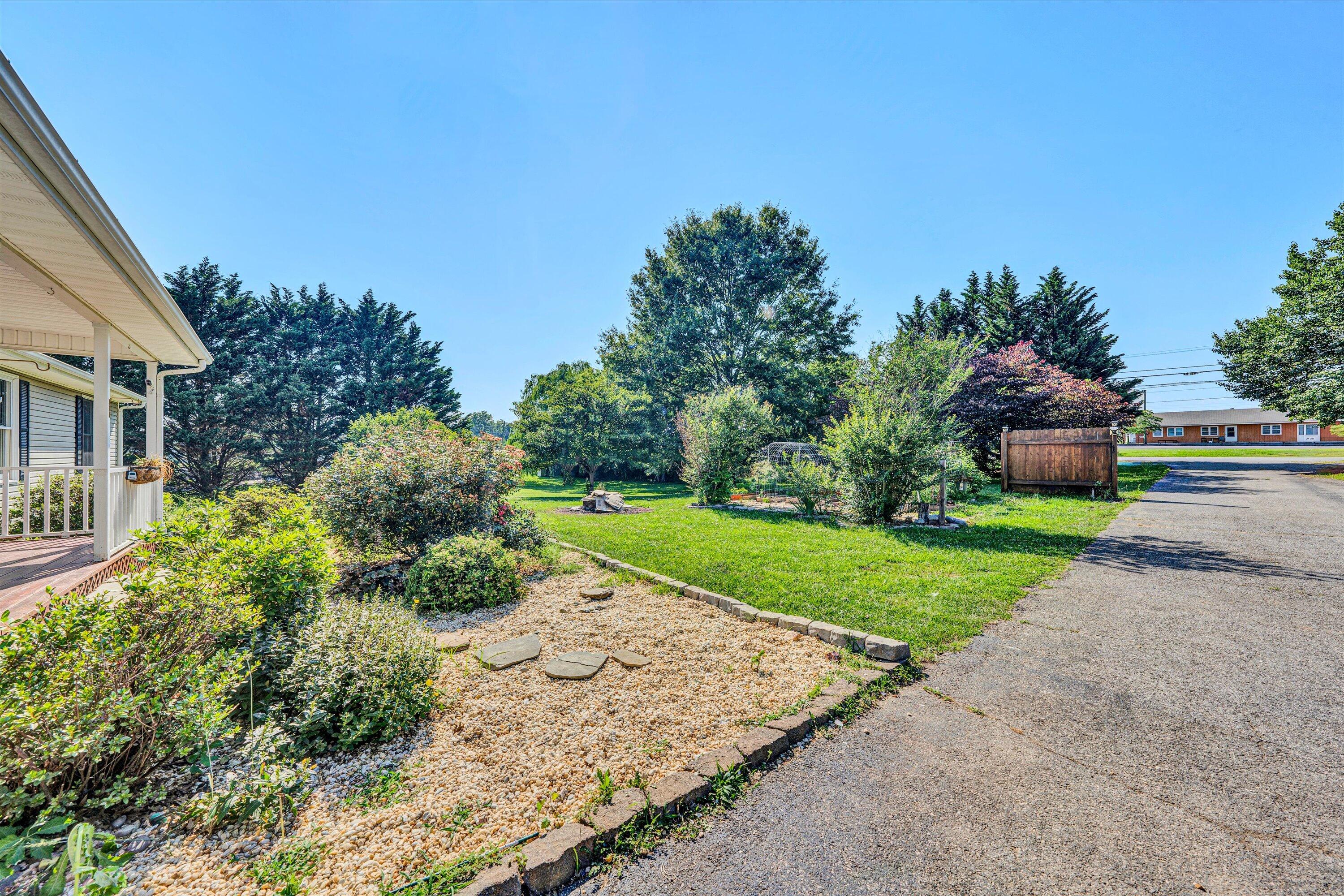 11254 Lee HWY
