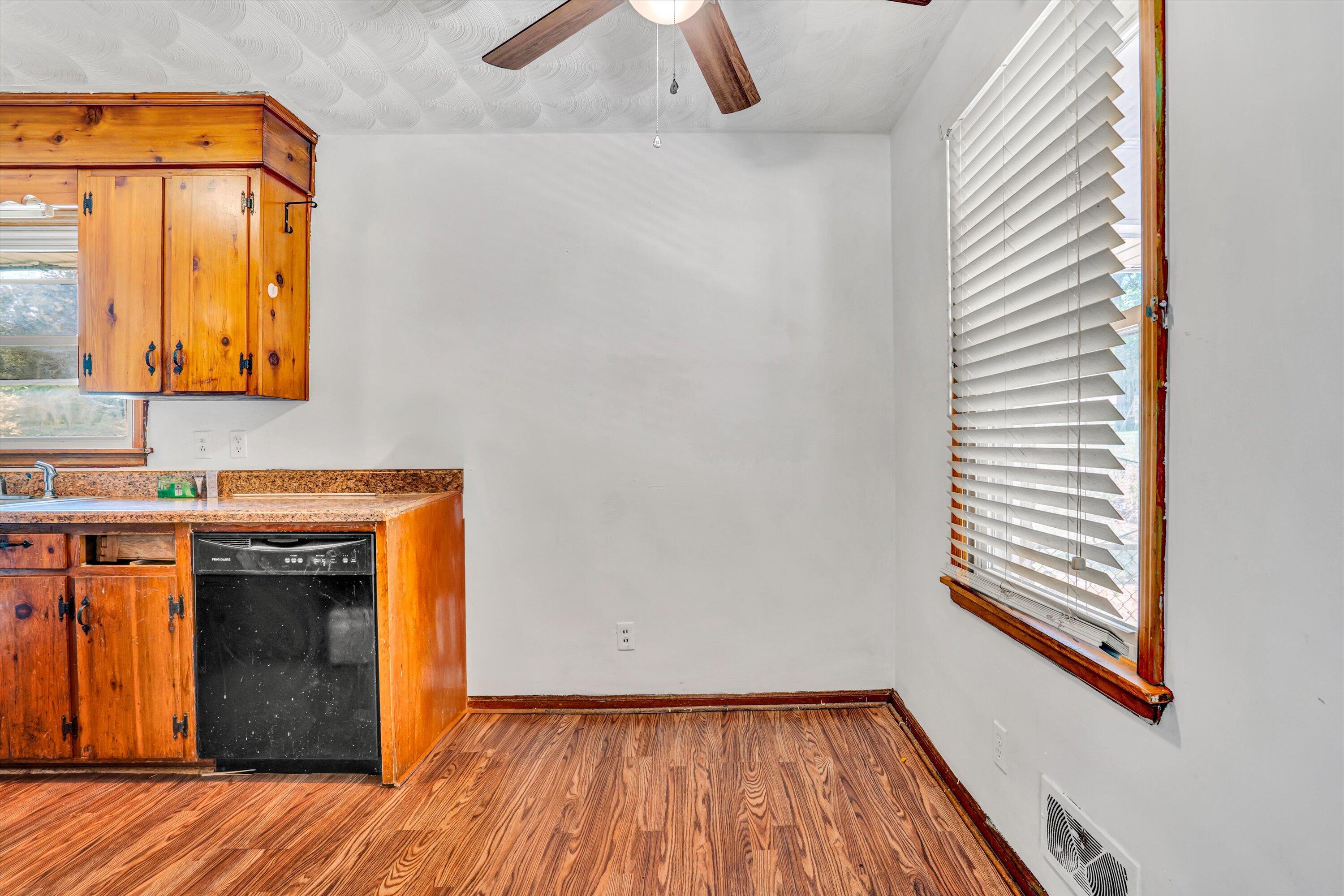 5141 Youngwood DR NW