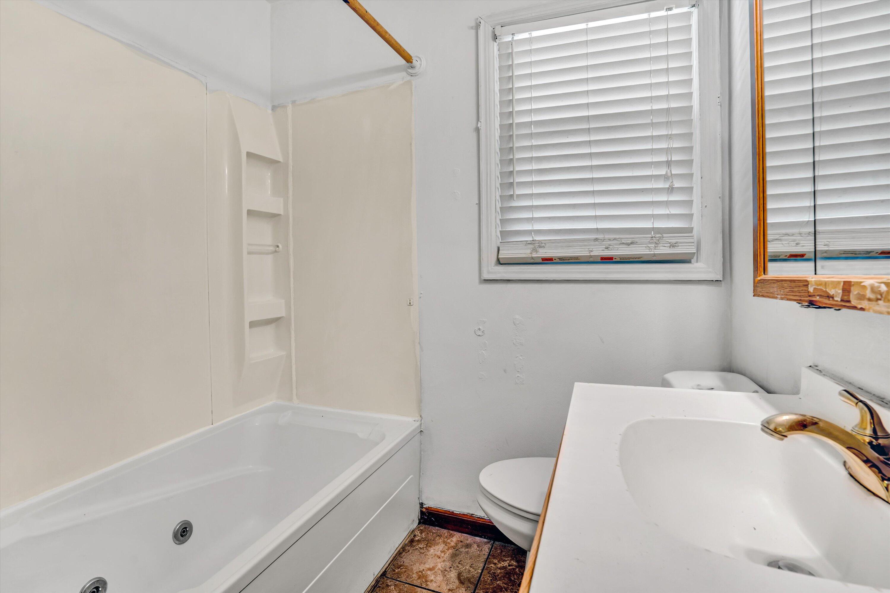 5141 Youngwood DR NW