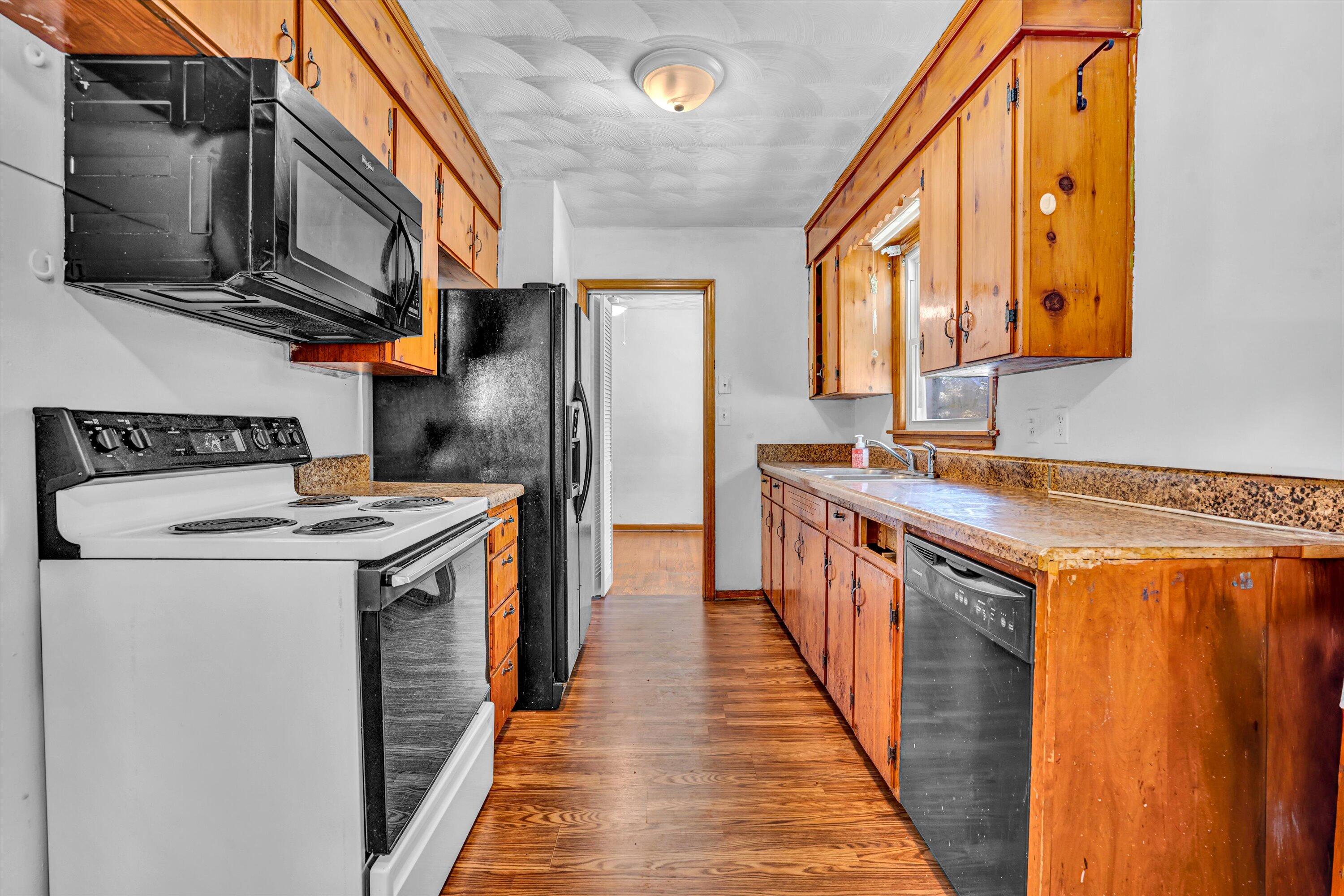 5141 Youngwood DR NW