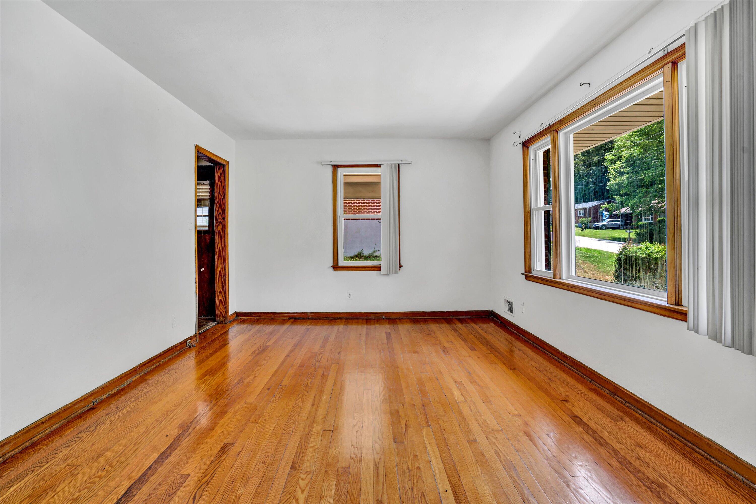 5141 Youngwood DR NW