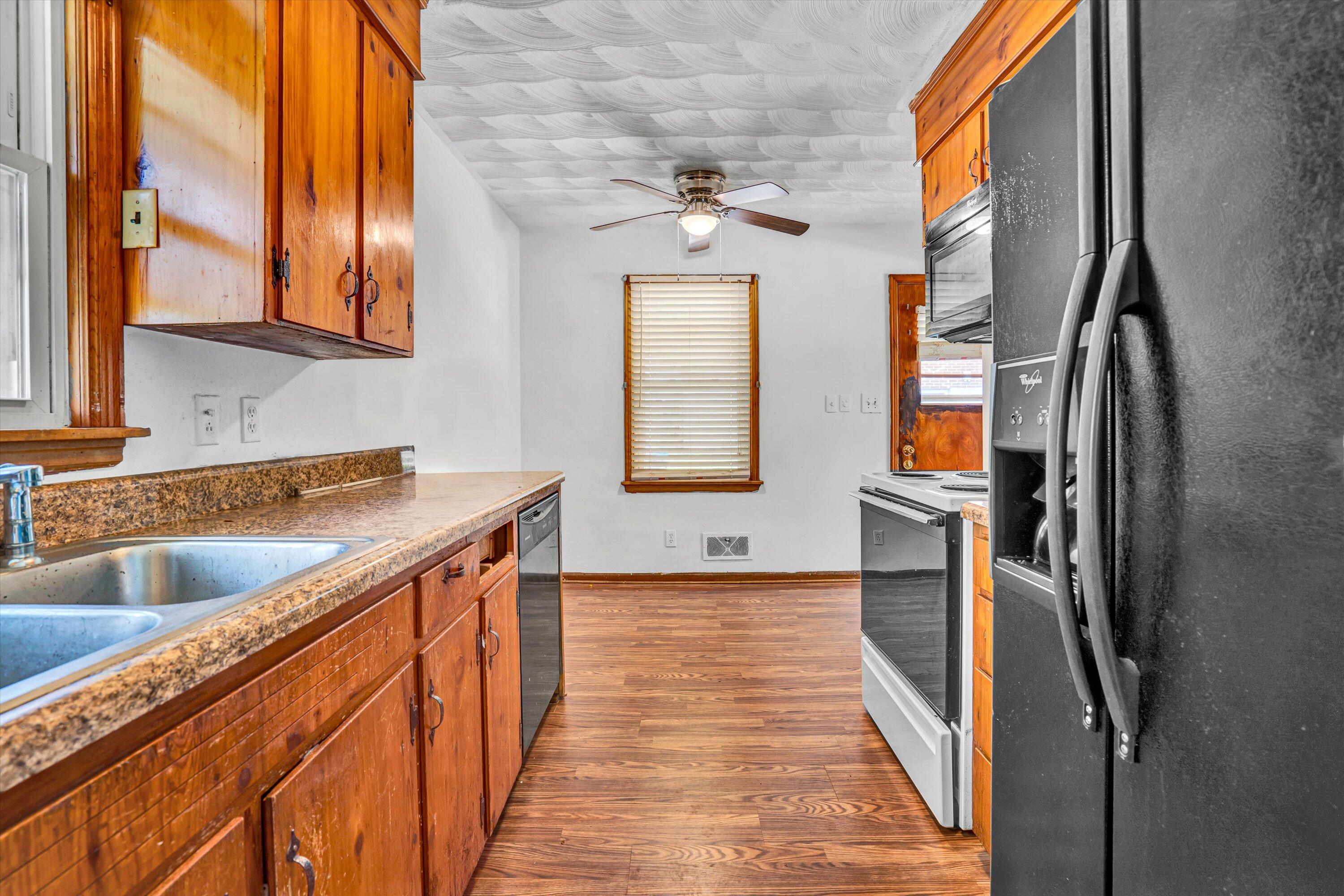 5141 Youngwood DR NW