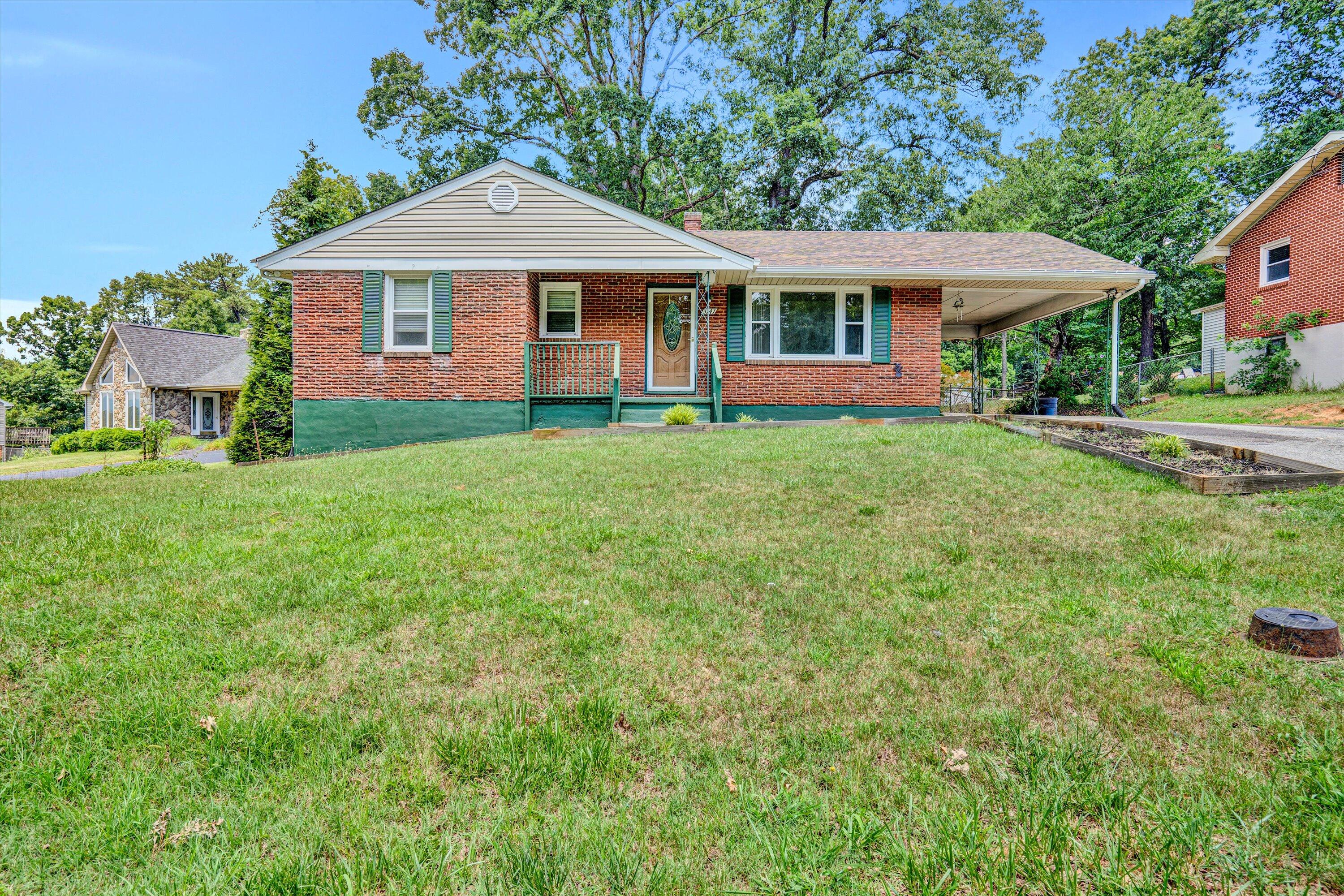 5141 Youngwood DR NW