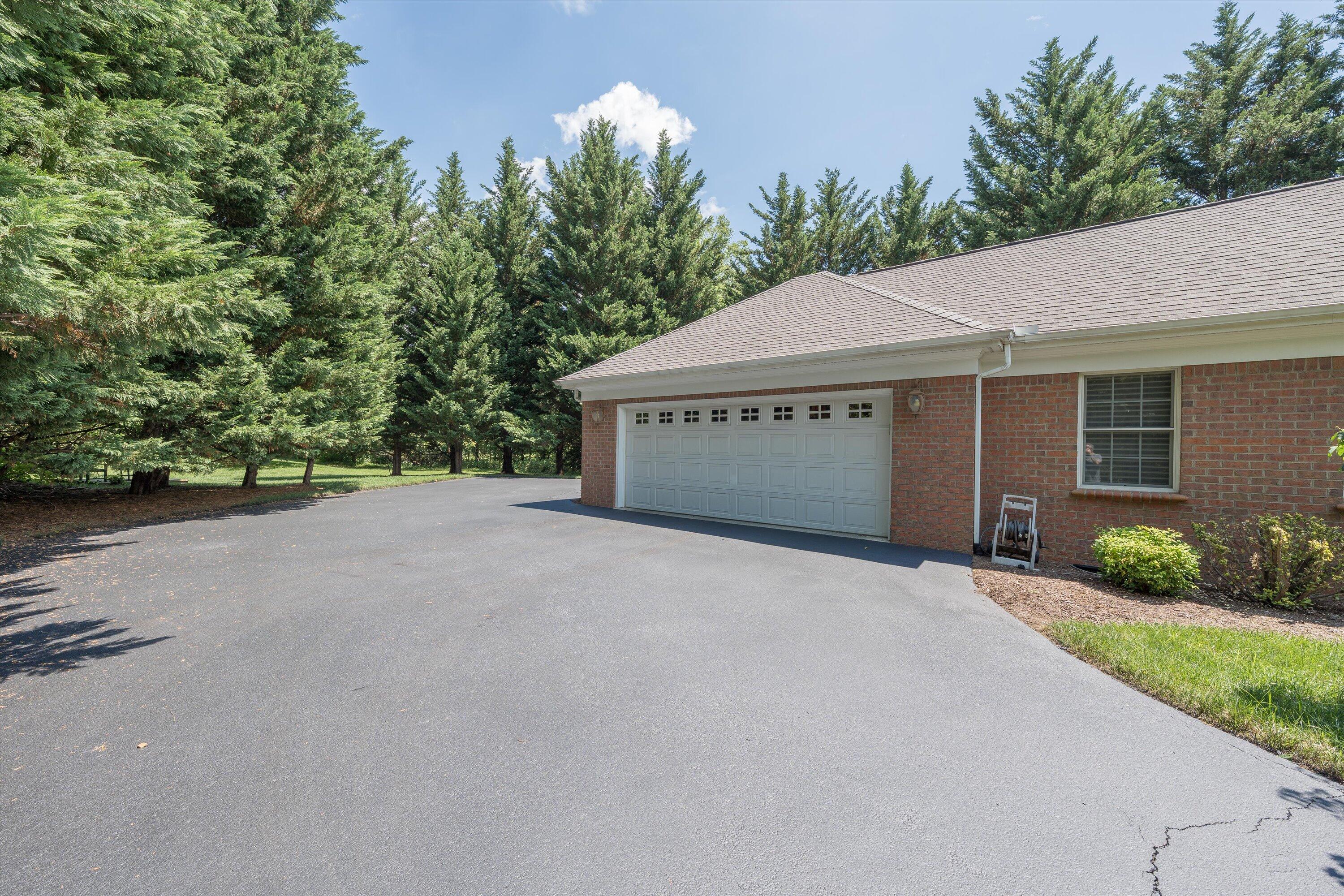 625 Highfield RD