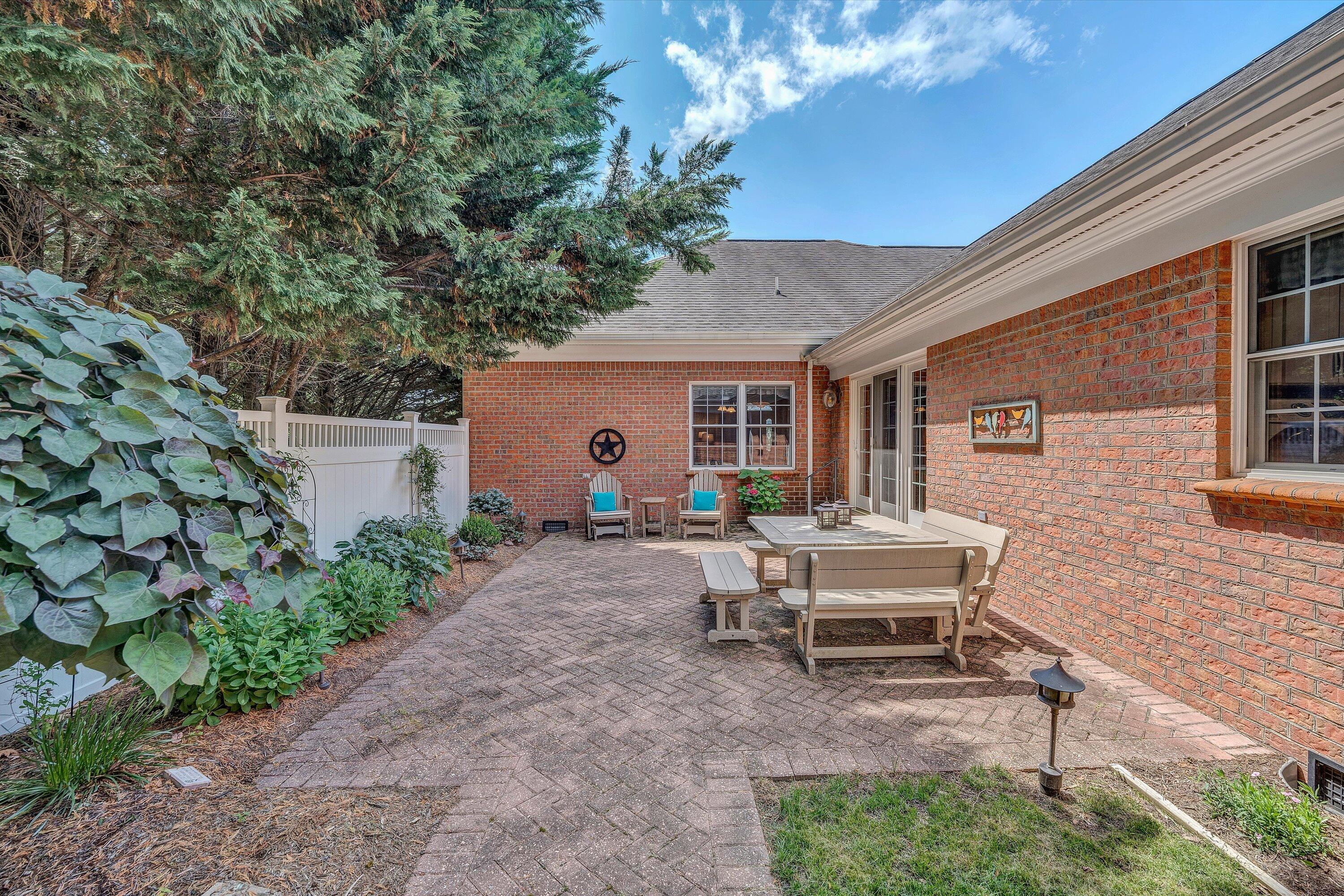 625 Highfield RD