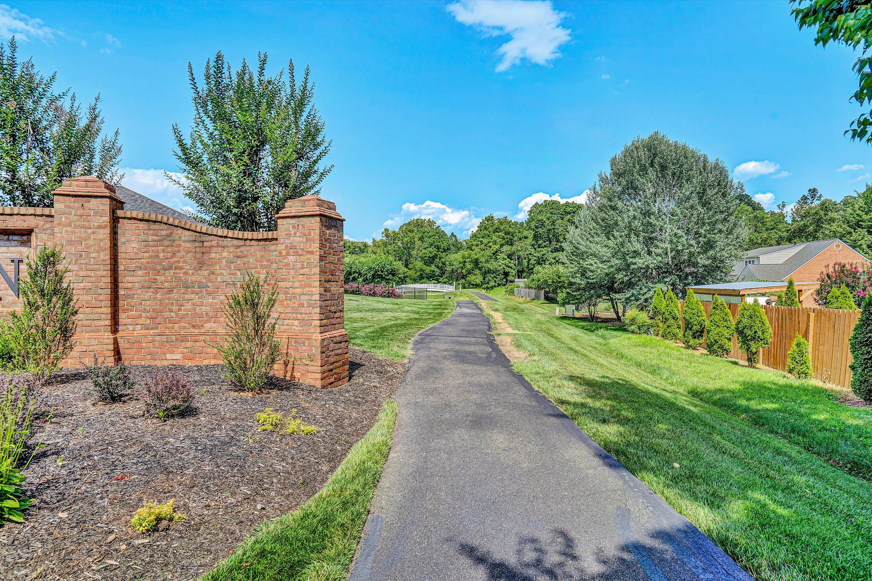 625 Highfield RD