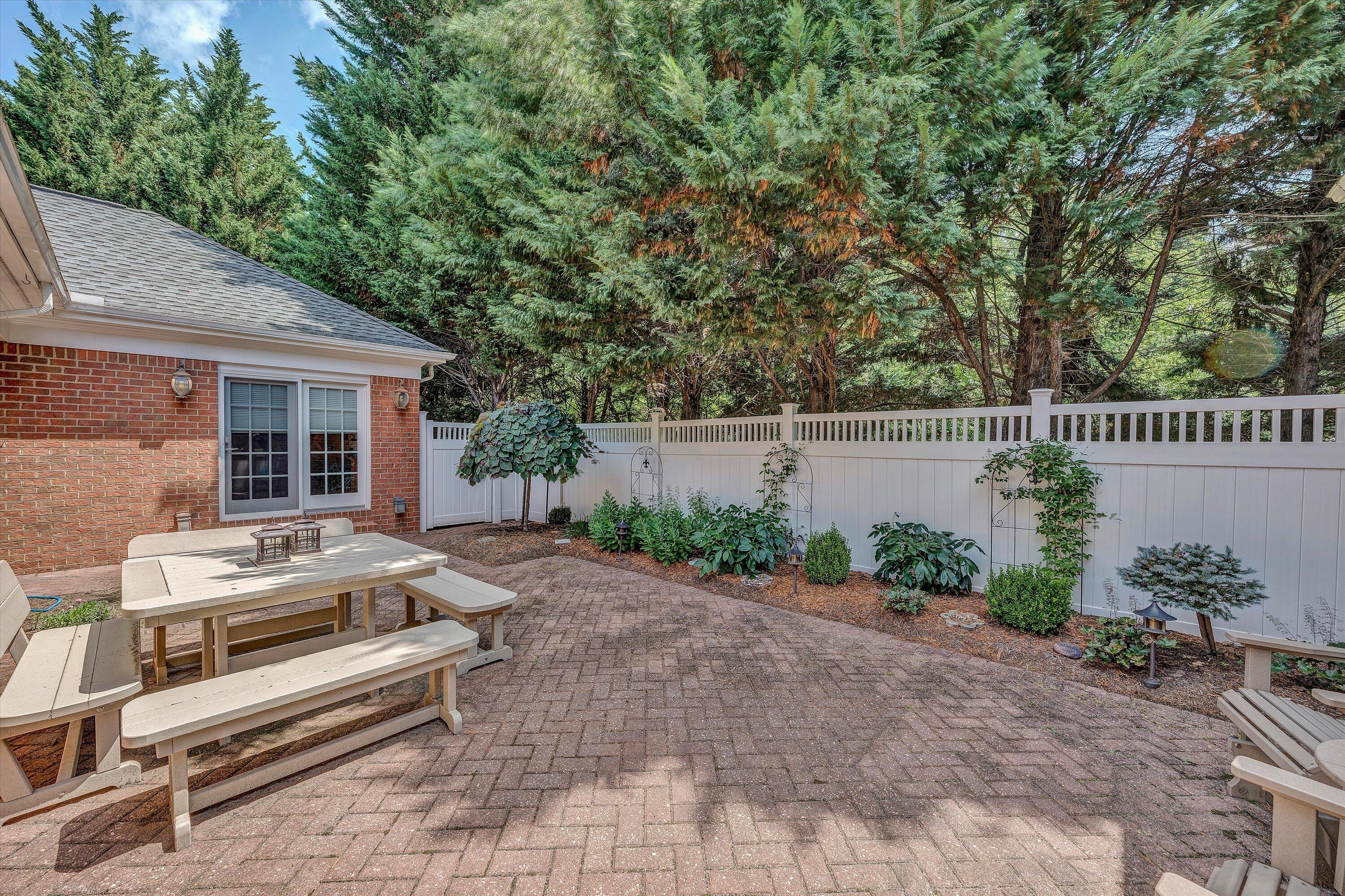 625 Highfield RD