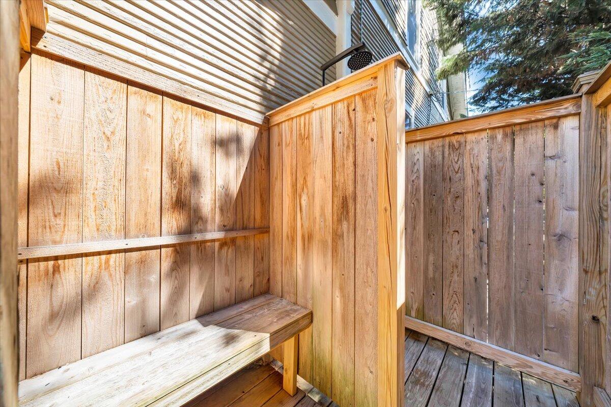 519 Arbutus AVE SE