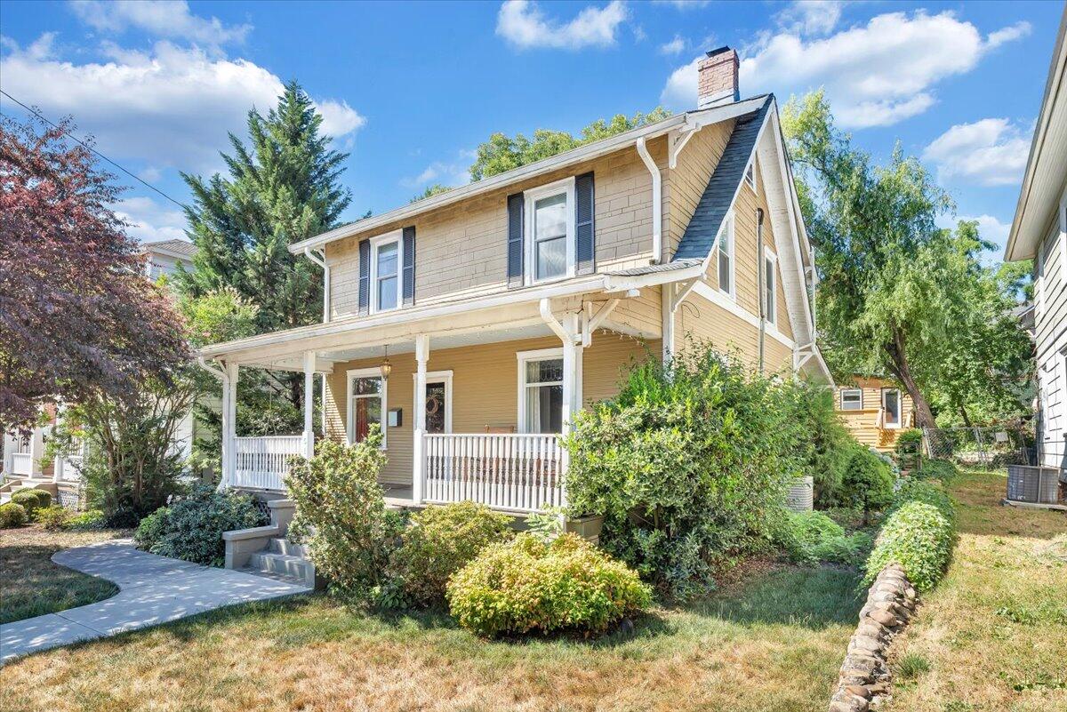 519 Arbutus AVE SE