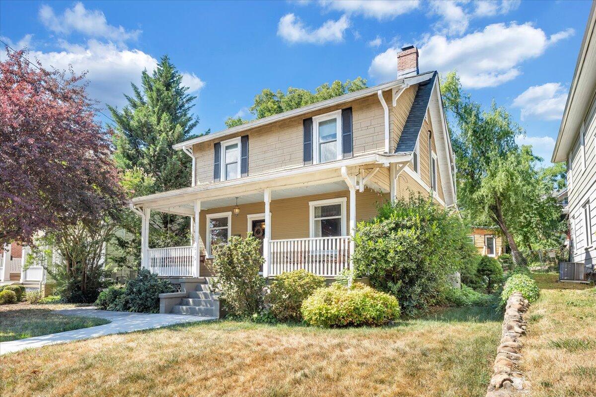 519 Arbutus AVE SE