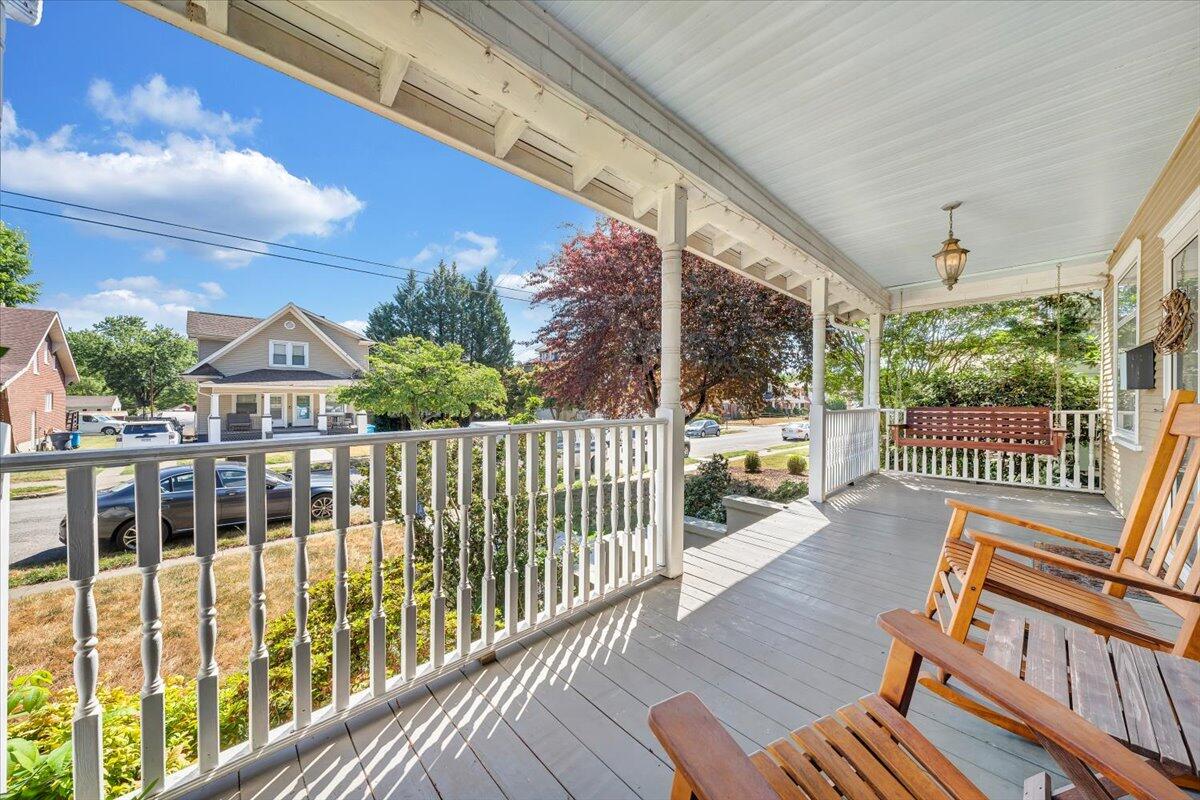 519 Arbutus AVE SE