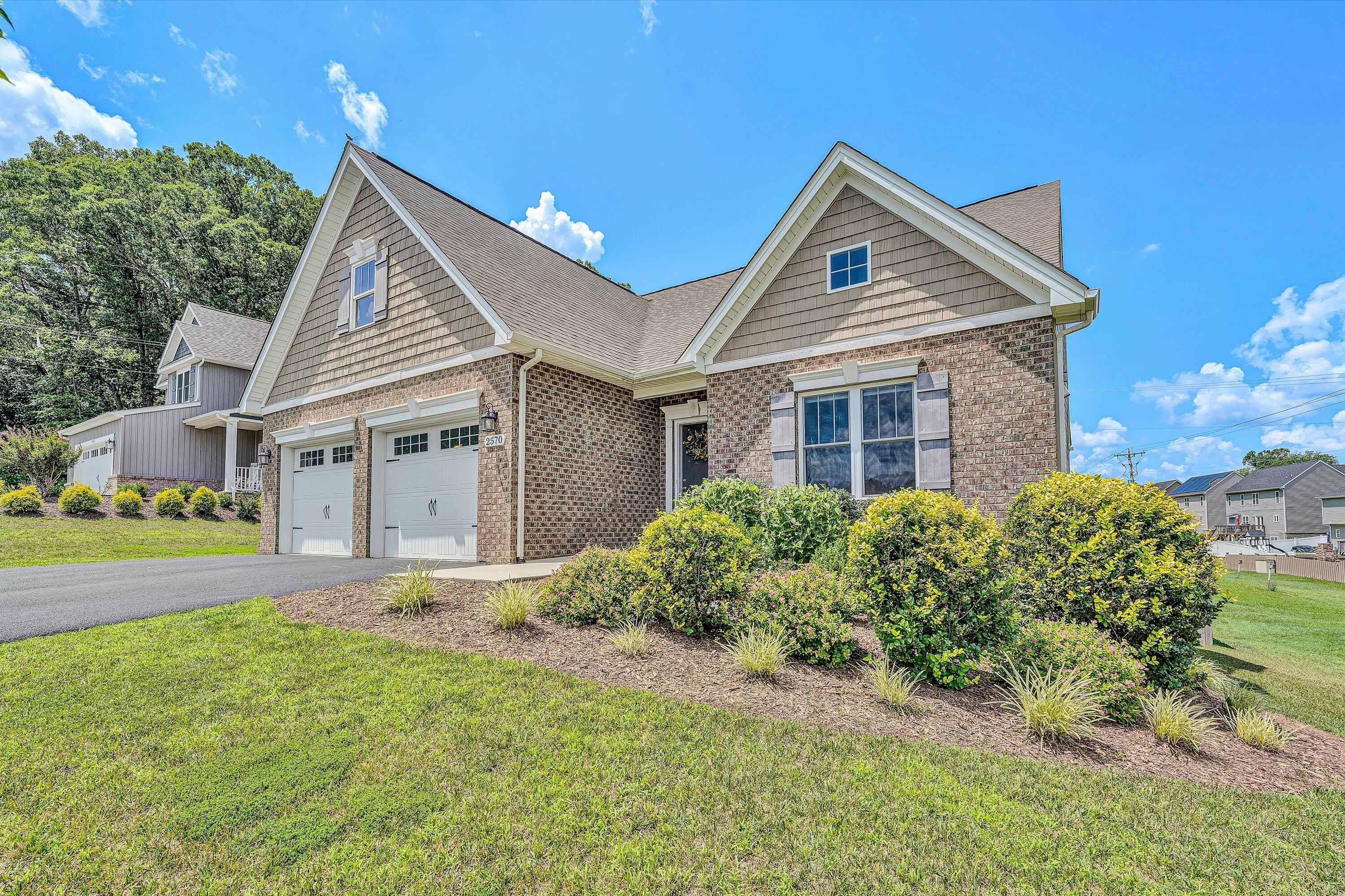 2570 Woods Meadow LN