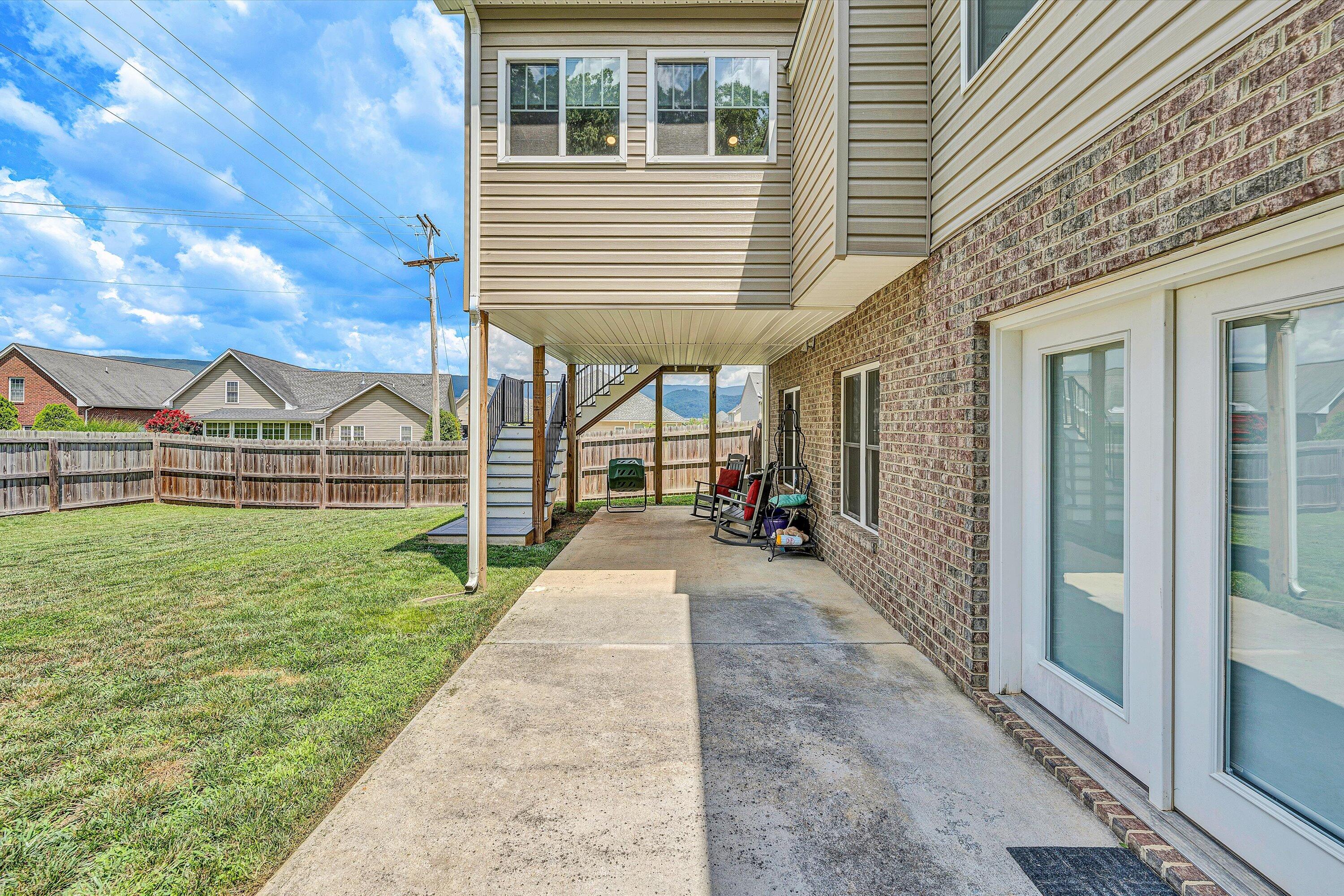 2570 Woods Meadow LN