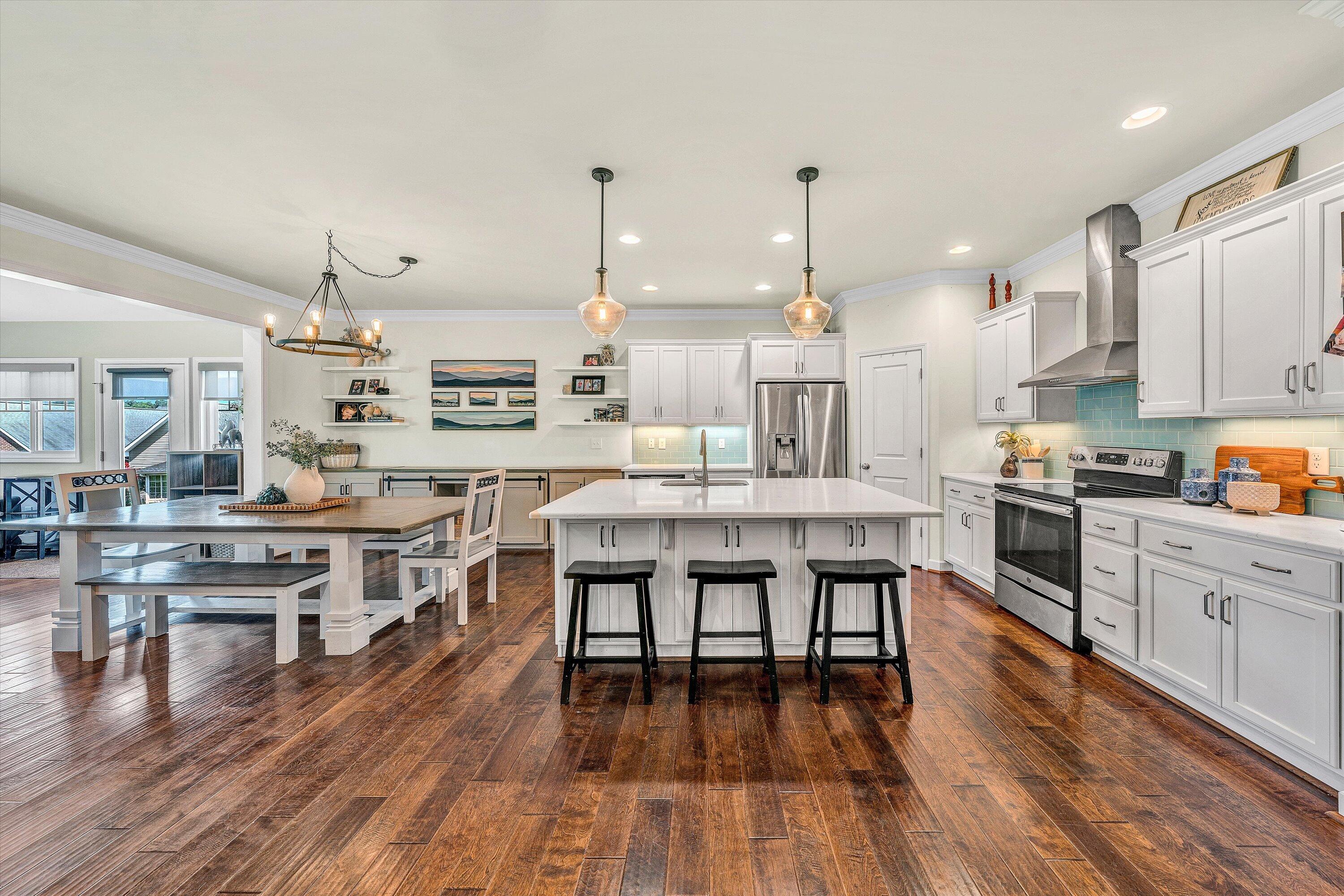 2570 Woods Meadow LN