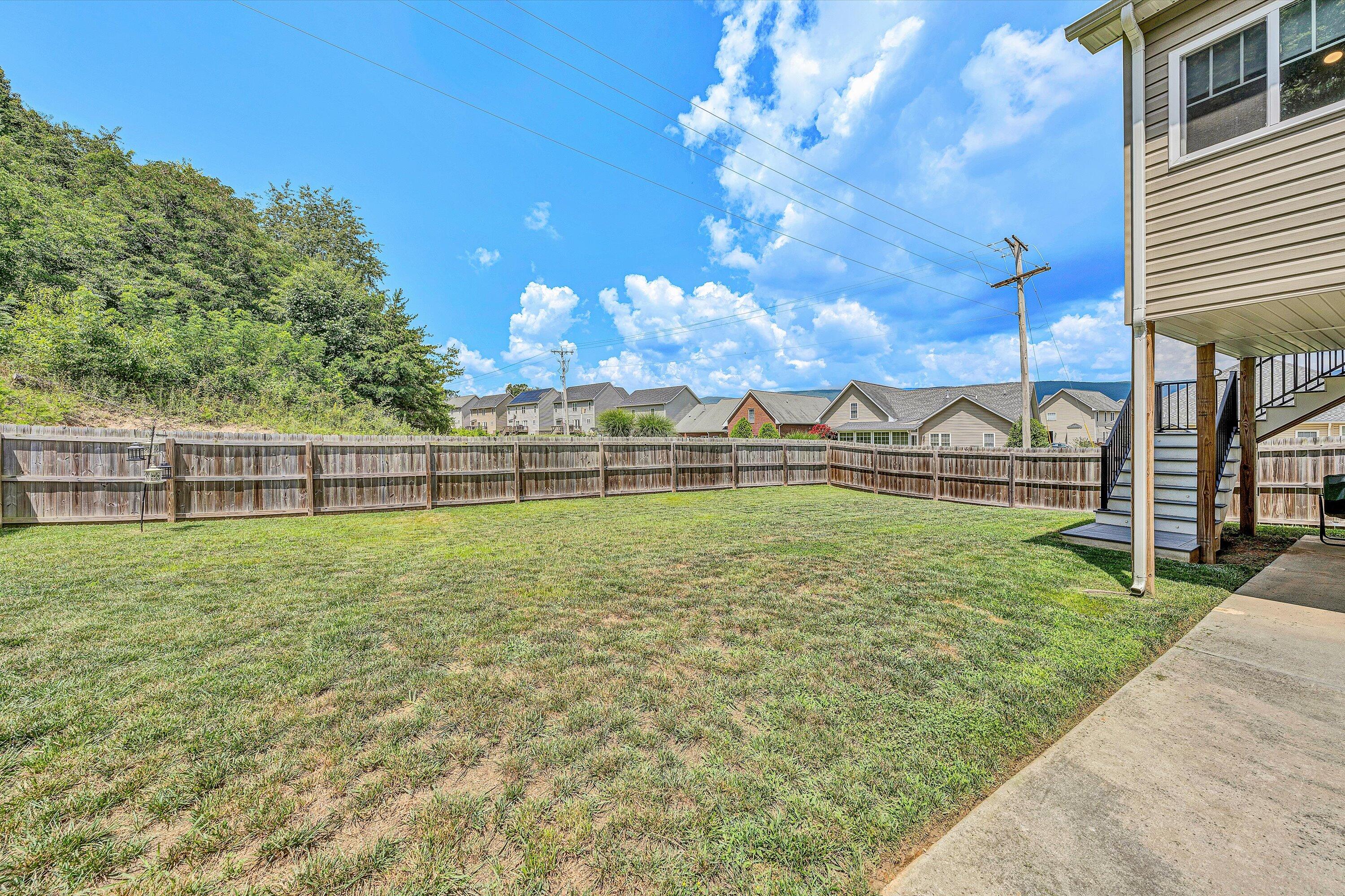 2570 Woods Meadow LN