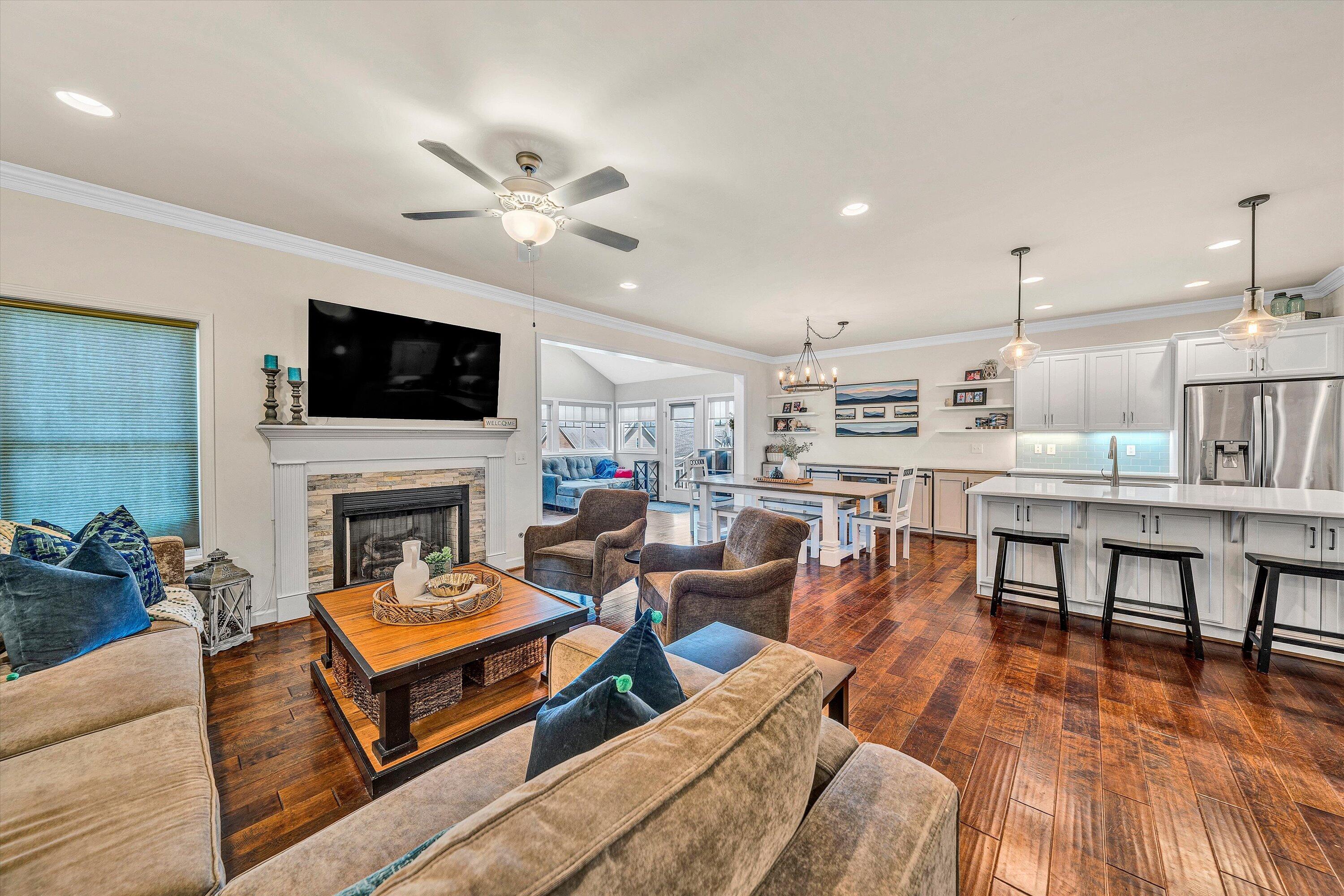 2570 Woods Meadow LN
