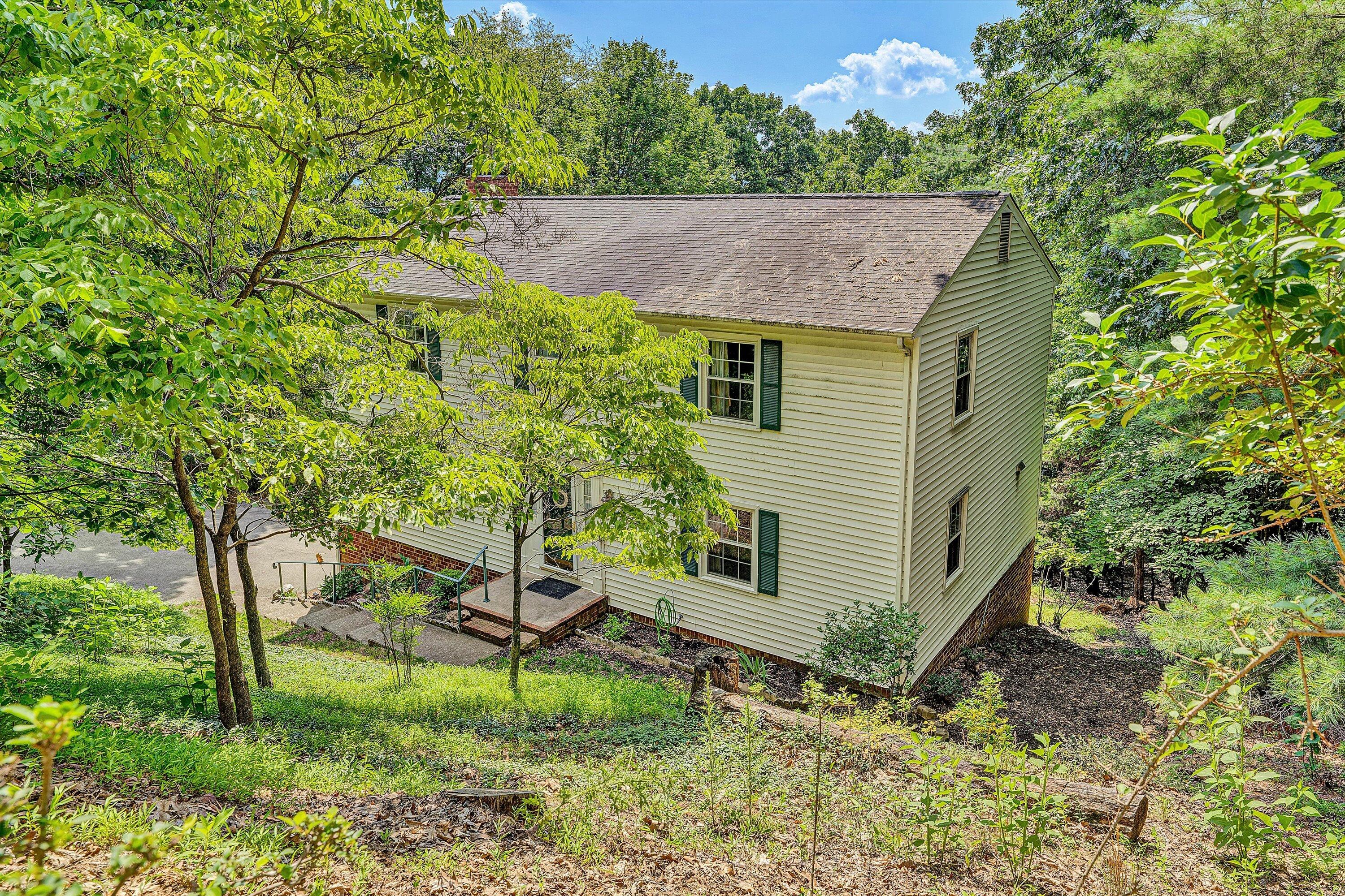 2402 Coachman DR