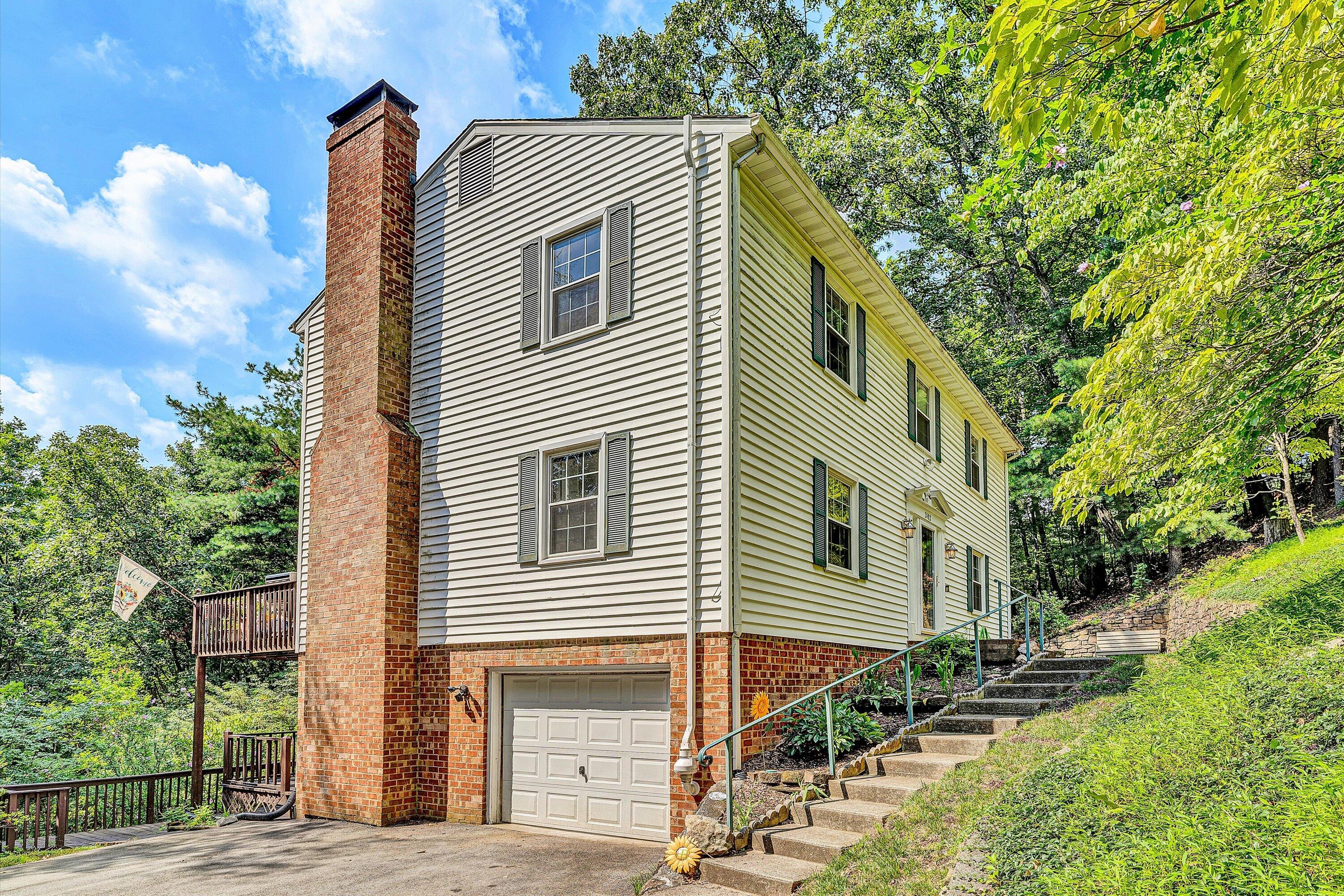 2402 Coachman DR