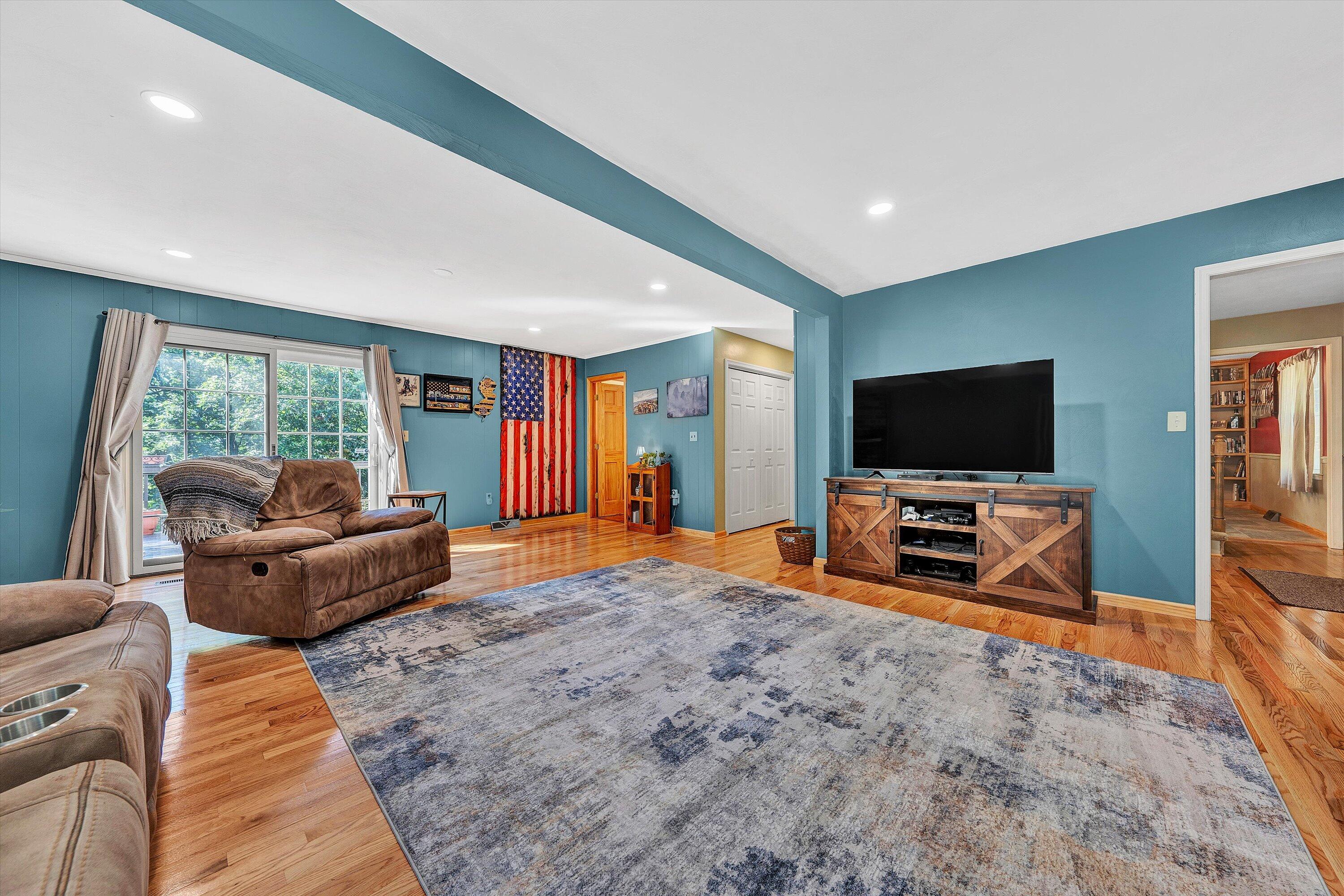 2402 Coachman DR