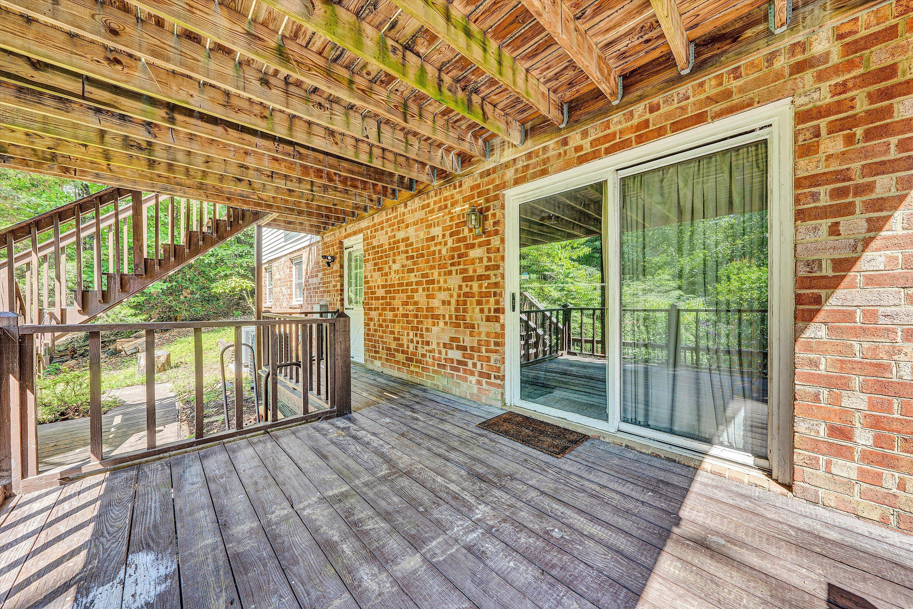 2402 Coachman DR