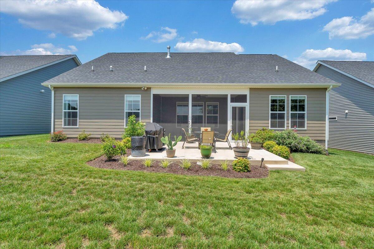 2153 Kings Walk DR NE