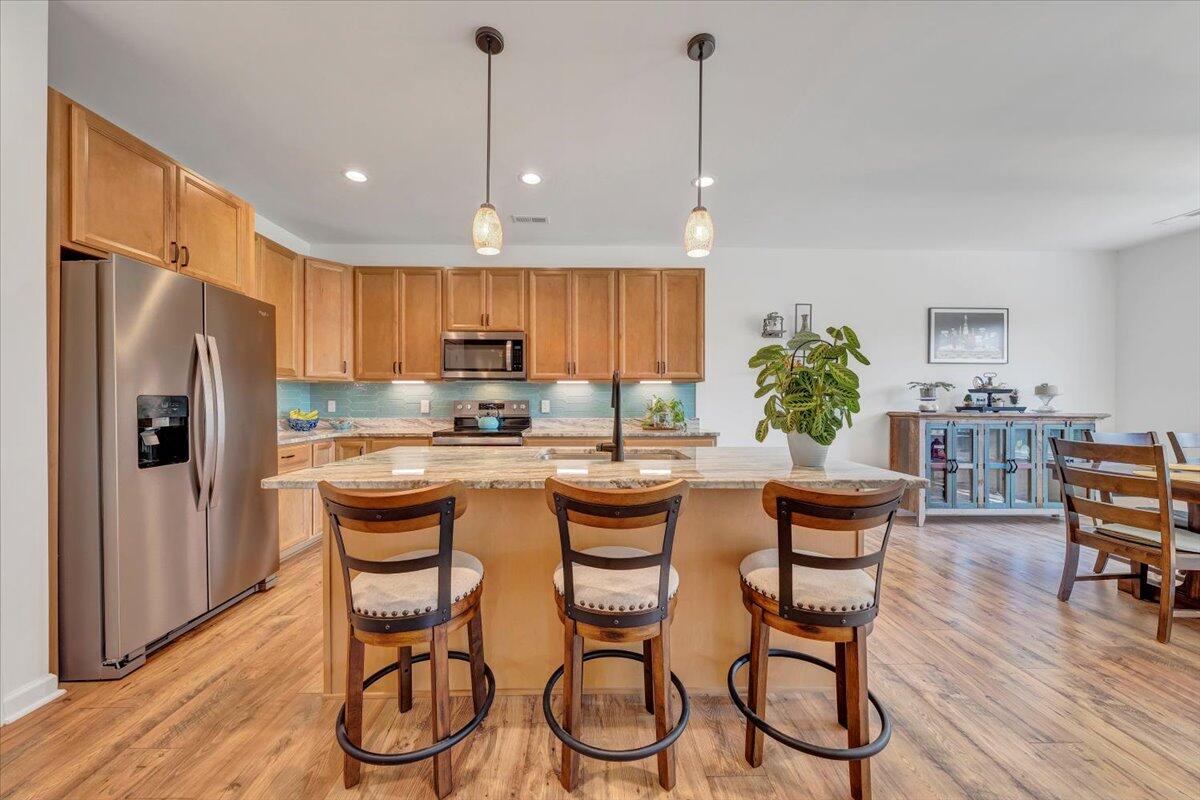 2153 Kings Walk DR NE