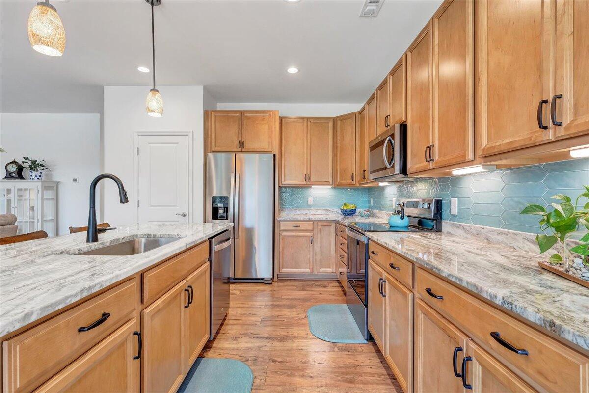 2153 Kings Walk DR NE