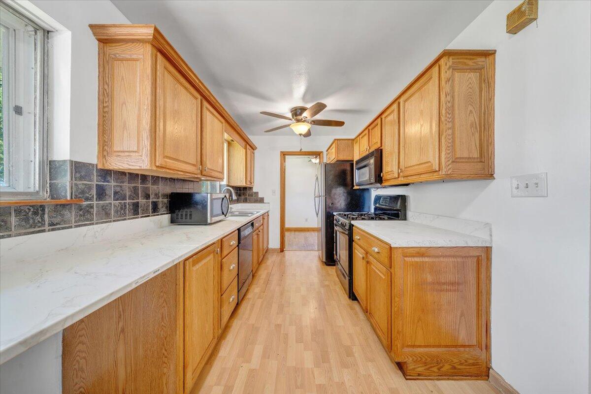 3332 Maplelawn AVE NW