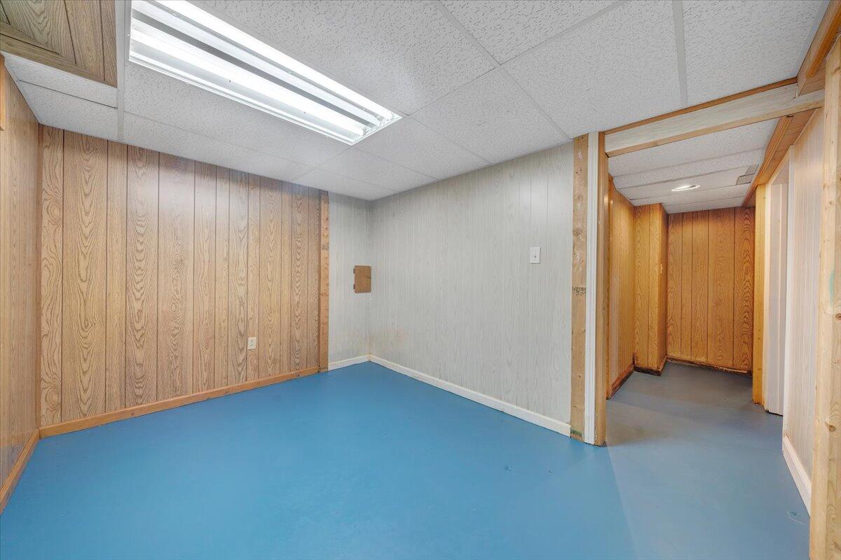 3332 Maplelawn AVE NW