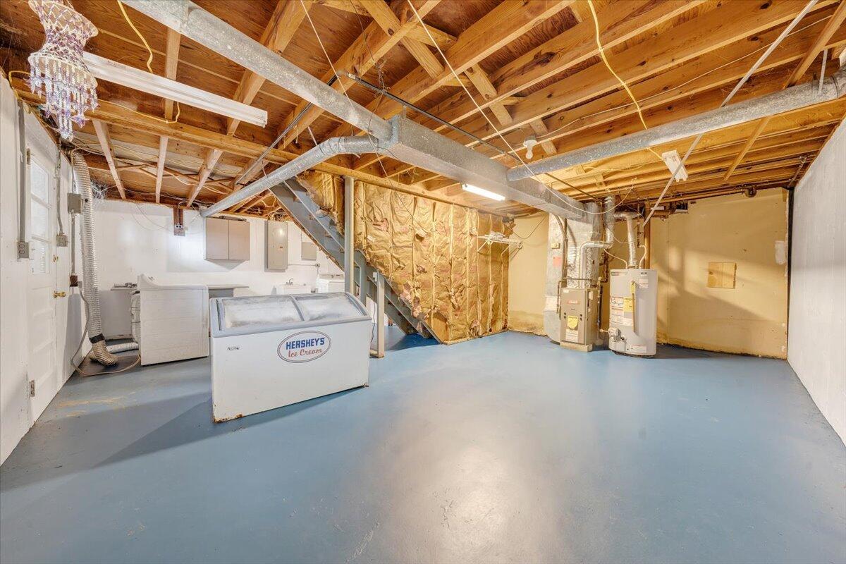 3332 Maplelawn AVE NW