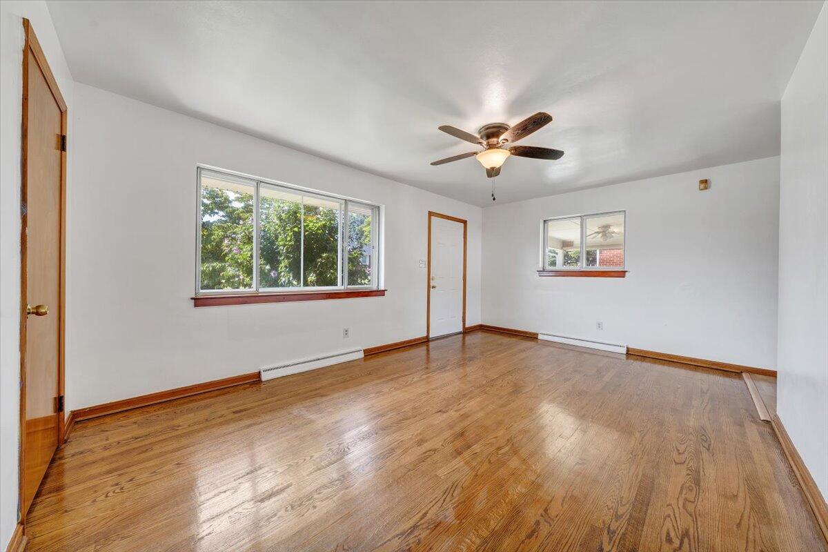 3332 Maplelawn AVE NW