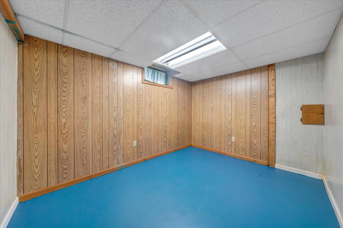 3332 Maplelawn AVE NW