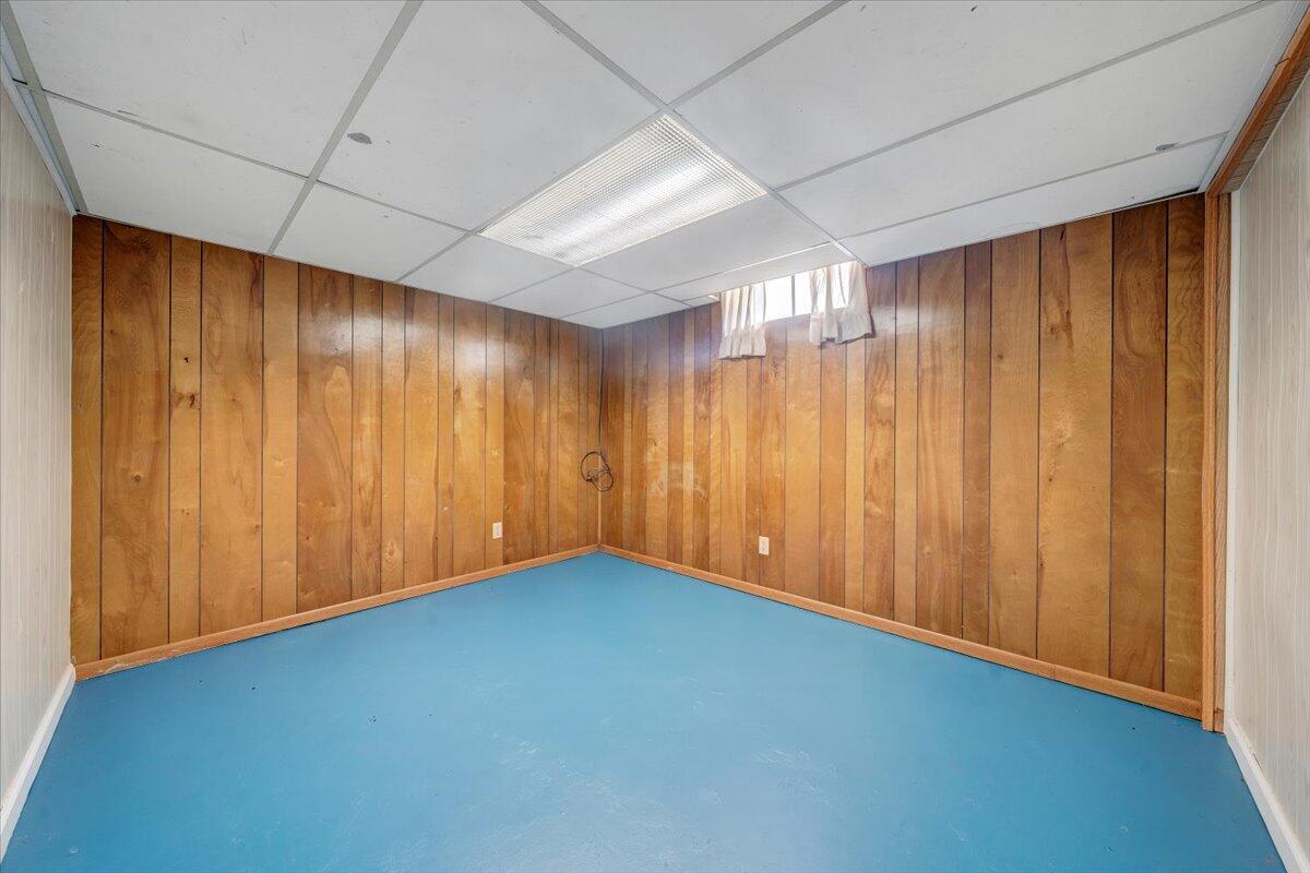 3332 Maplelawn AVE NW