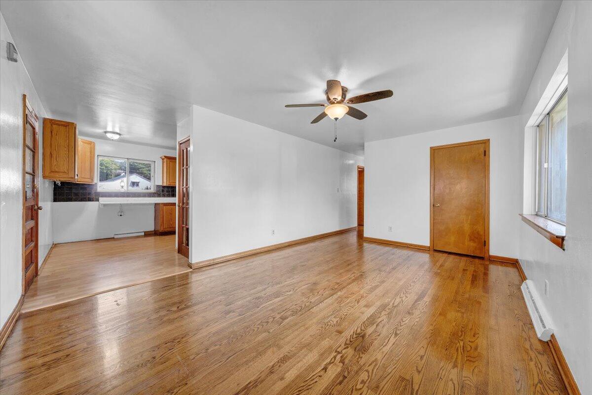 3332 Maplelawn AVE NW