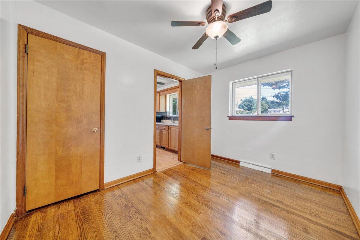 3332 Maplelawn AVE NW