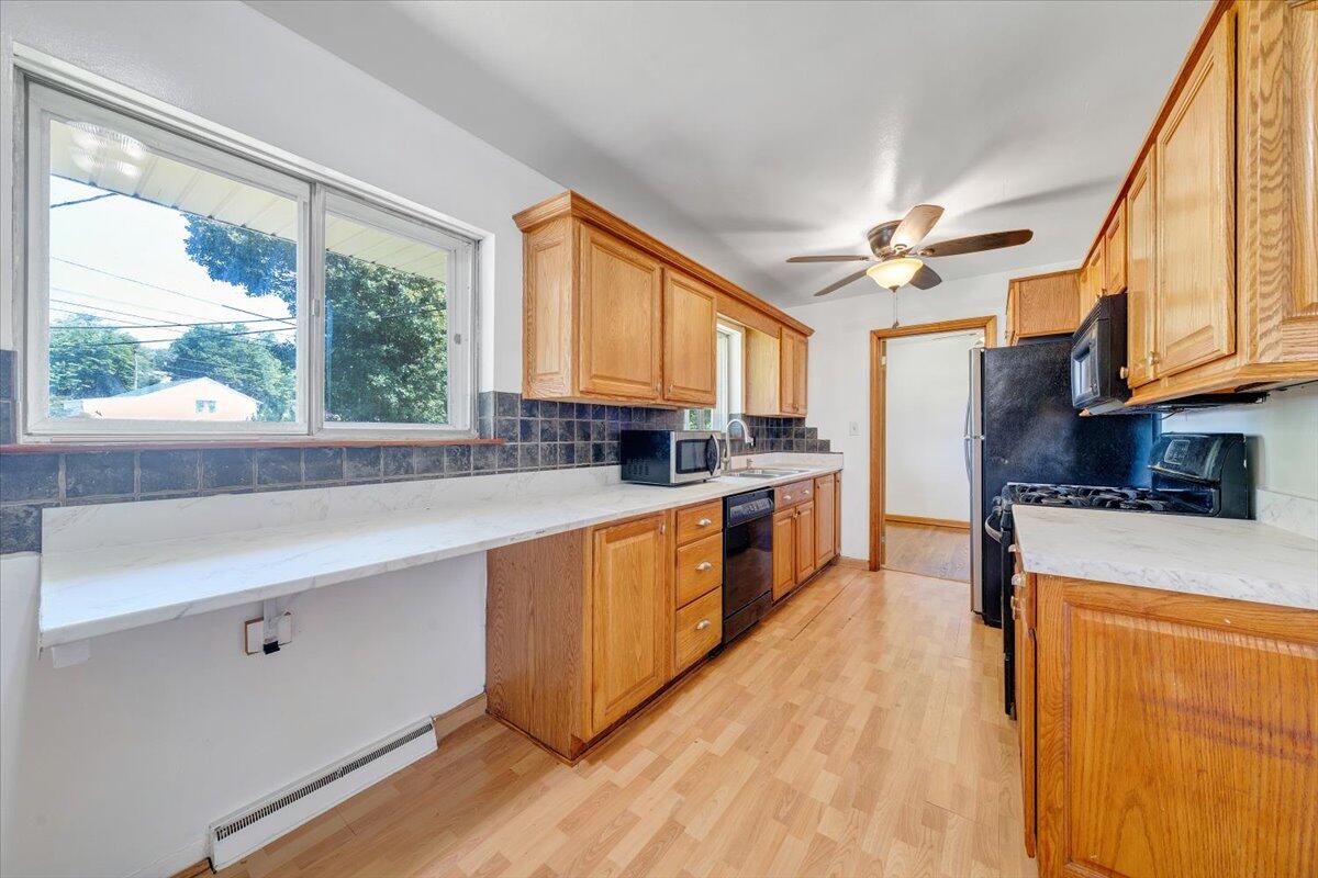 3332 Maplelawn AVE NW