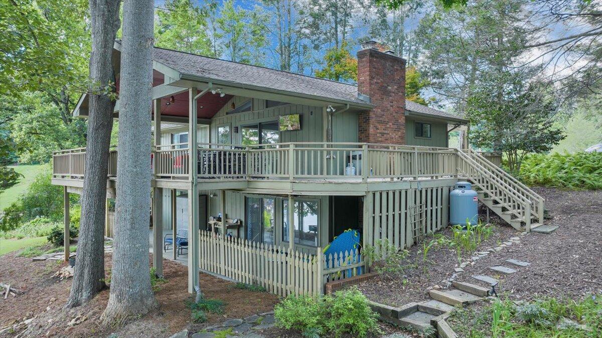 112 Crescent LN