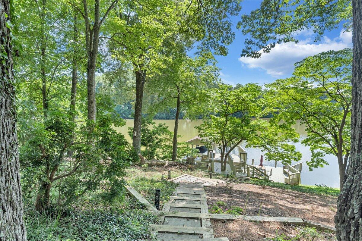 112 Crescent LN