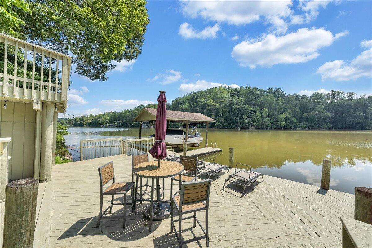 112 Crescent LN