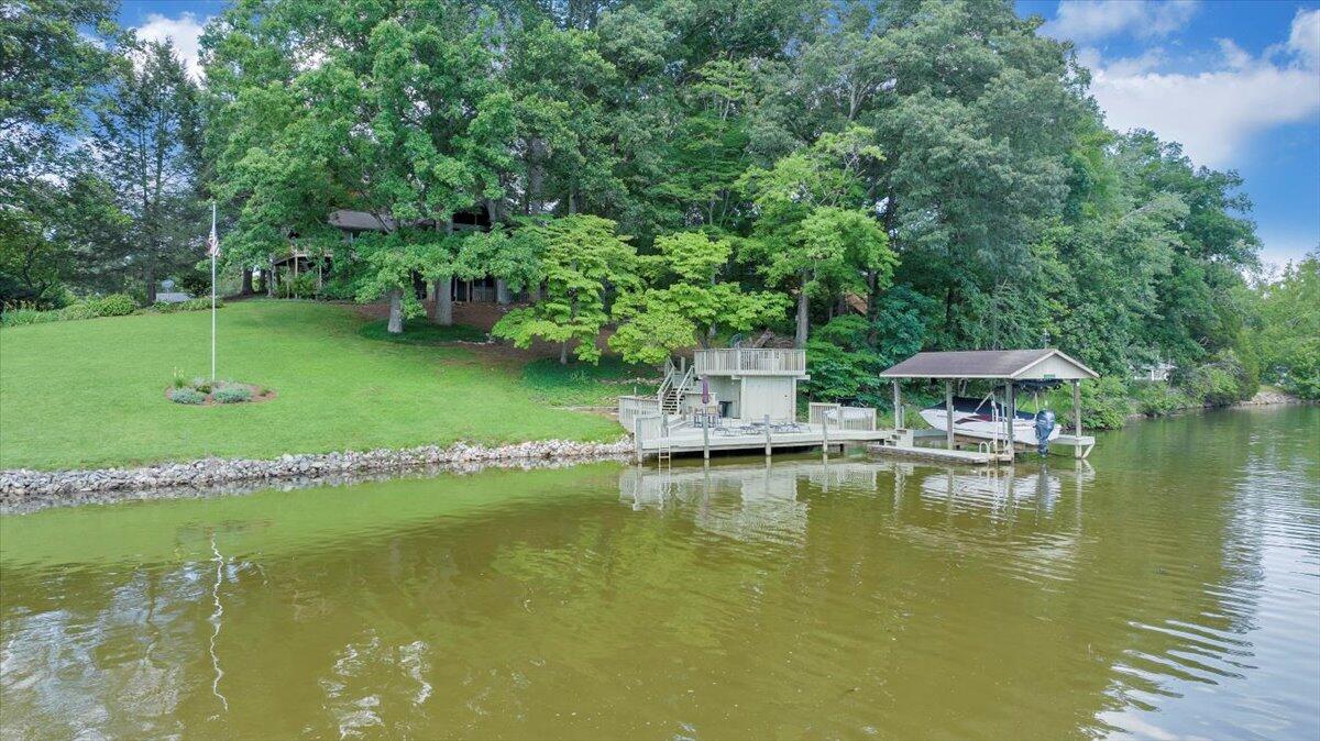 112 Crescent LN