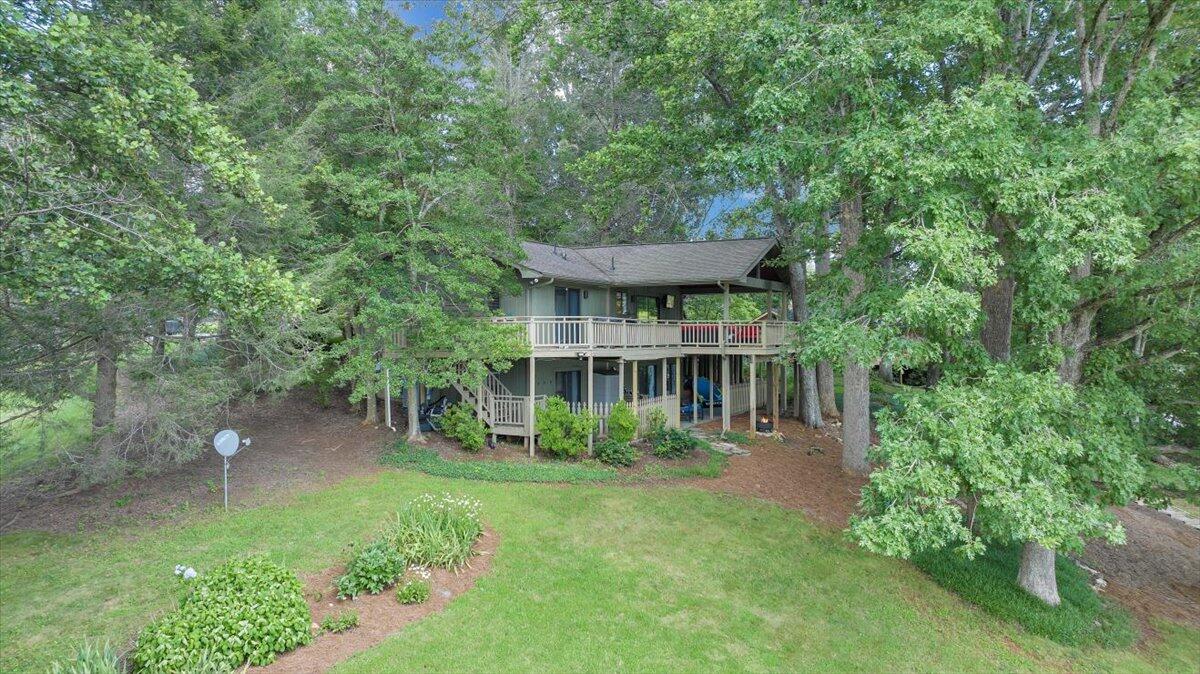 112 Crescent LN