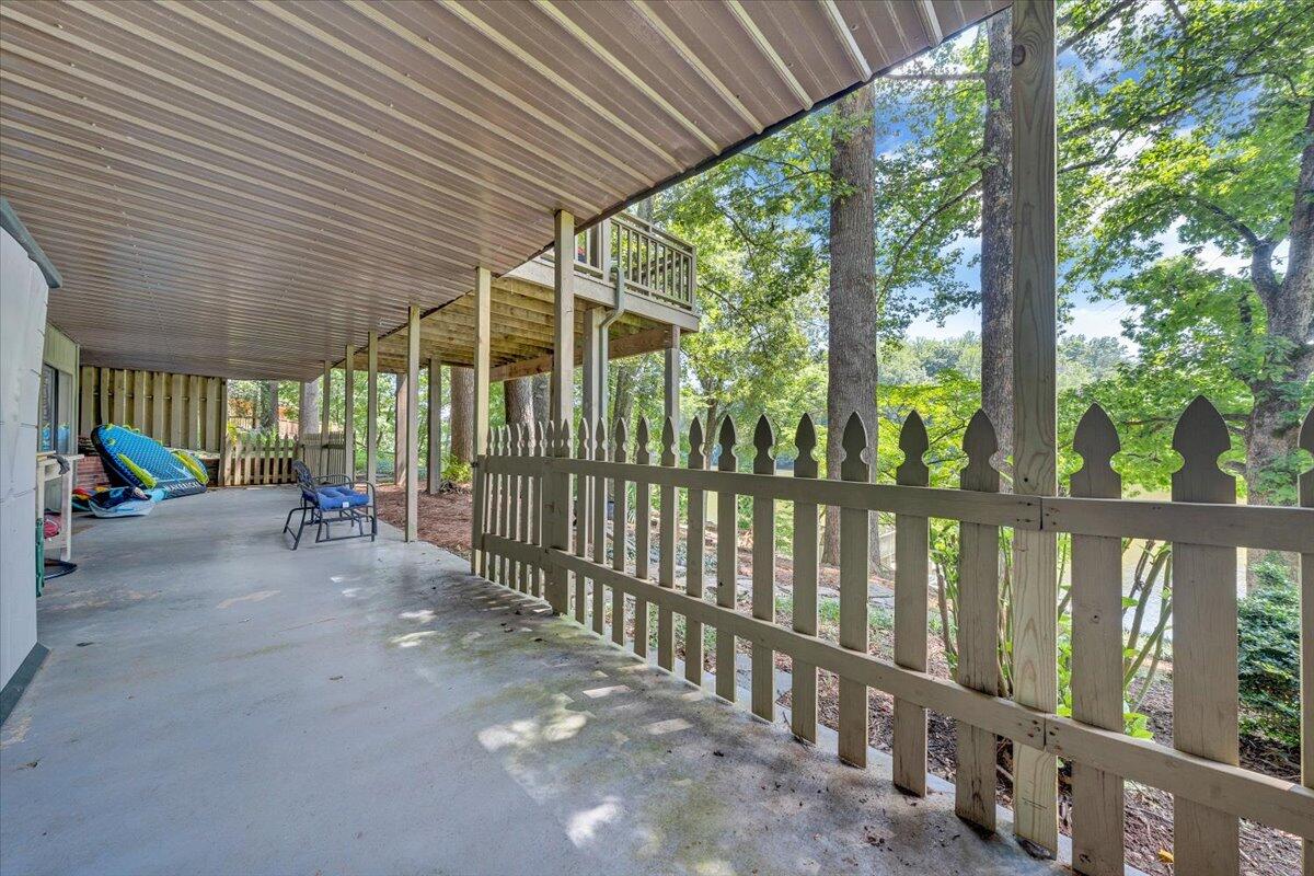 112 Crescent LN